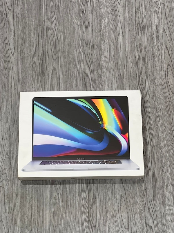 computadoras y laptops - MACBOOK PRO 2019 16GB RAM 512 GB SSD