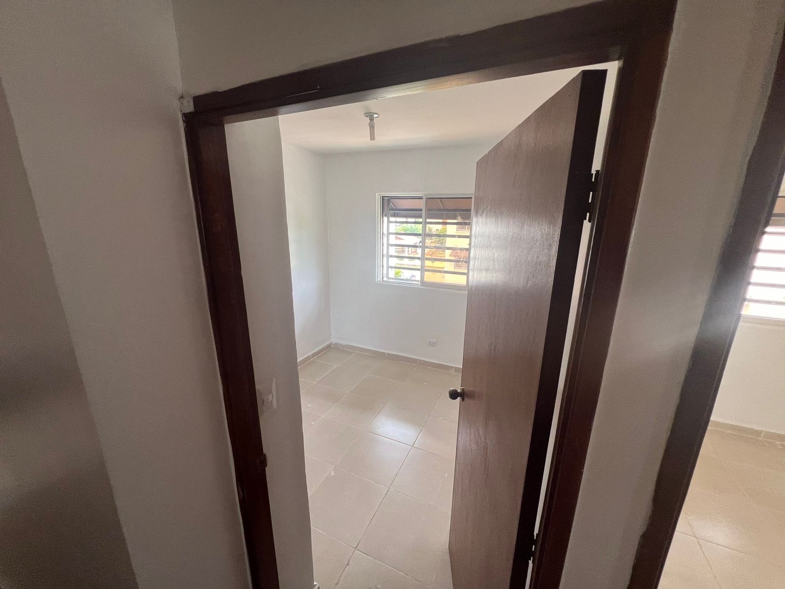 apartamentos - venta de apartamento 4to piso en la autopista de san Isidro santo Domingo  2