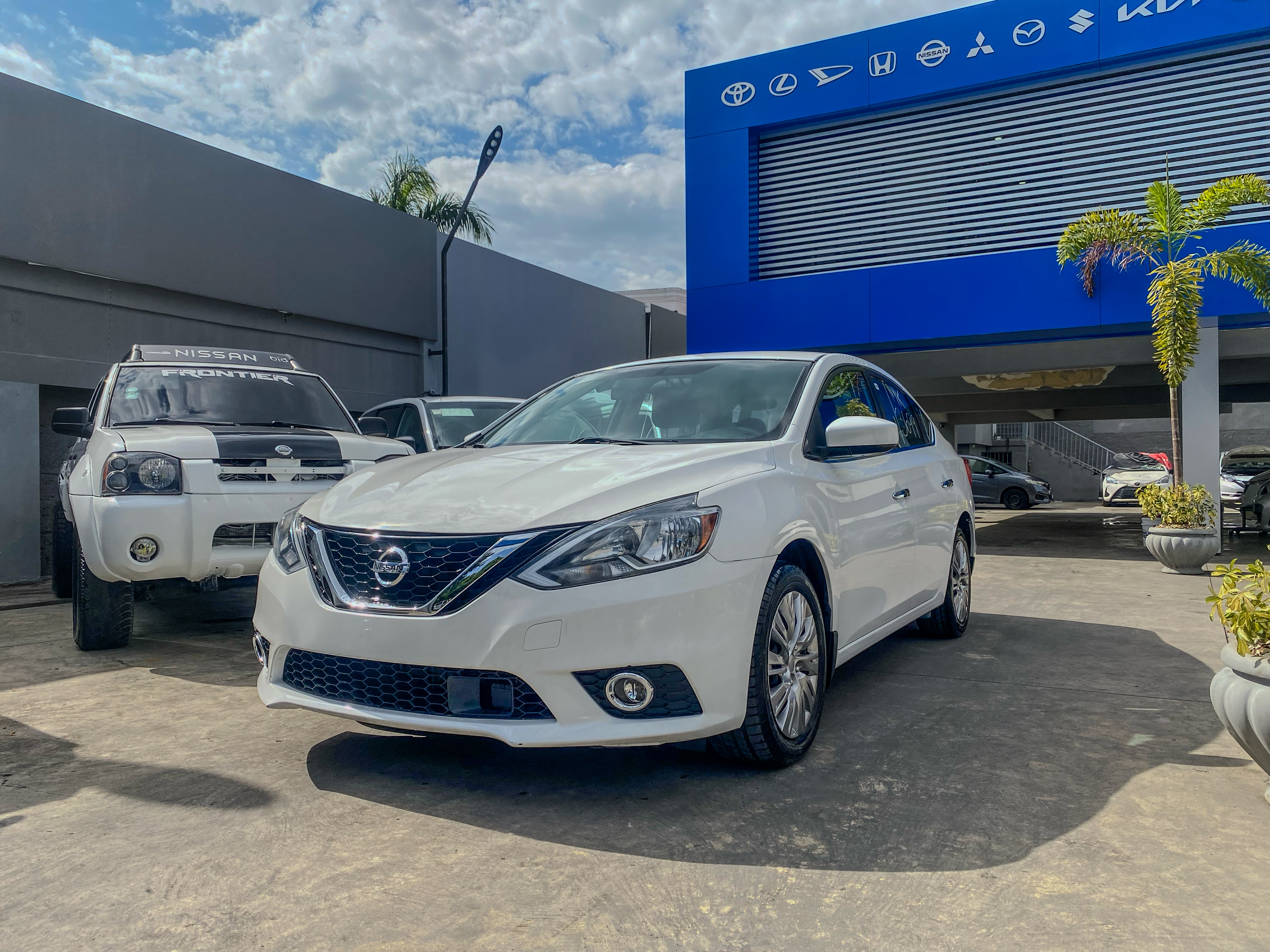 carros - Nissan Sentra SV 2018 1