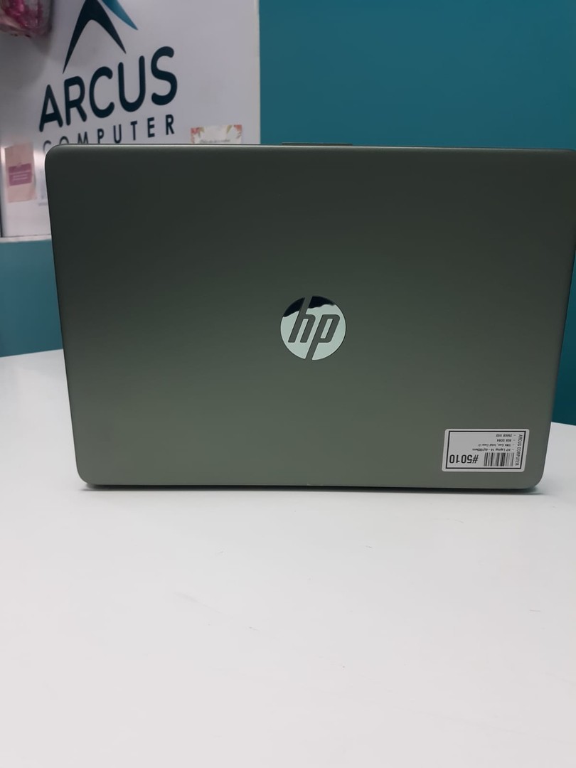 computadoras y laptops - Laptop, HP 14- dq1089wm / 10th Gen, Intel Core i3 / 8GB DDR4 / 256GB SSD  
 7