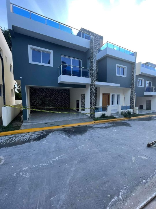 casas - Casa con excelente ubicación solo 3 minutos de la playa disponible renta y venta 3