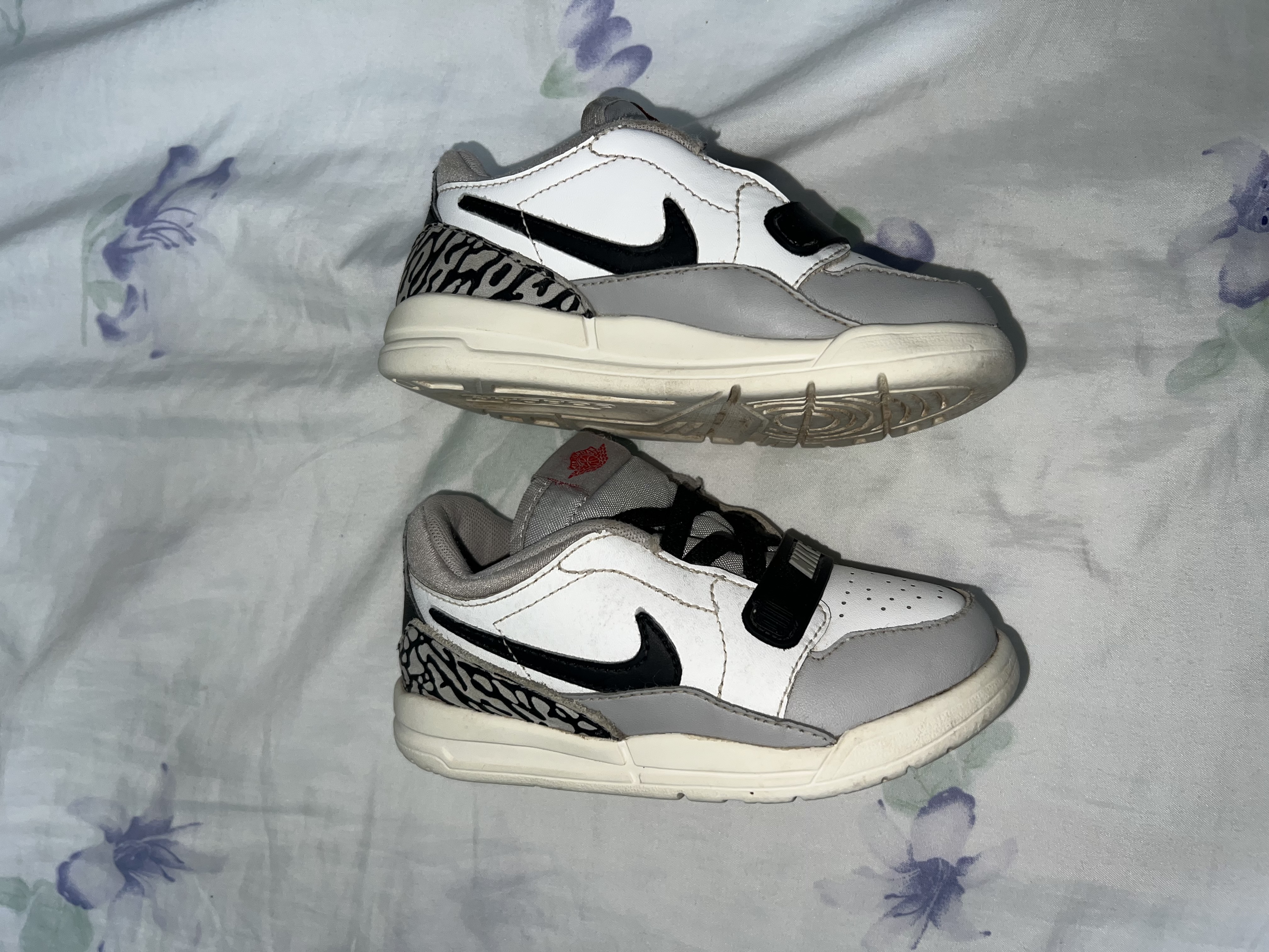 ropa y zapatos - Nike Air Jordan, Size 9C 3