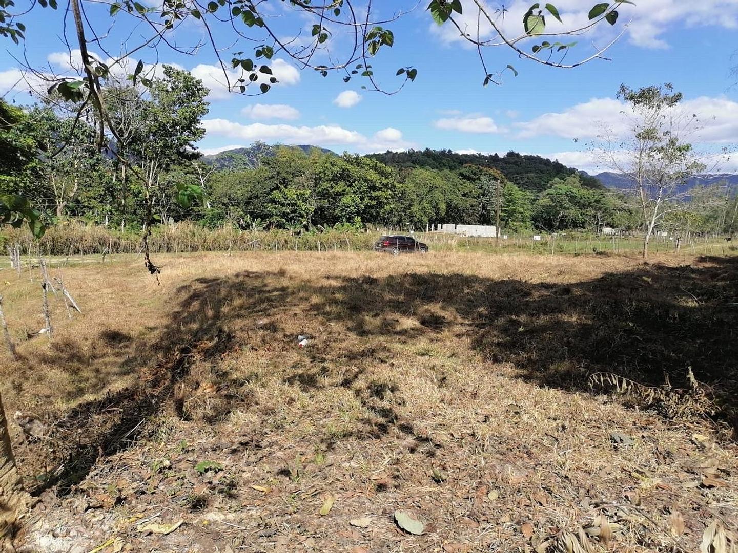 solares y terrenos - Solar cerca de Turey Cibao, Autopista Duarte con vista, en oportunidad! 4