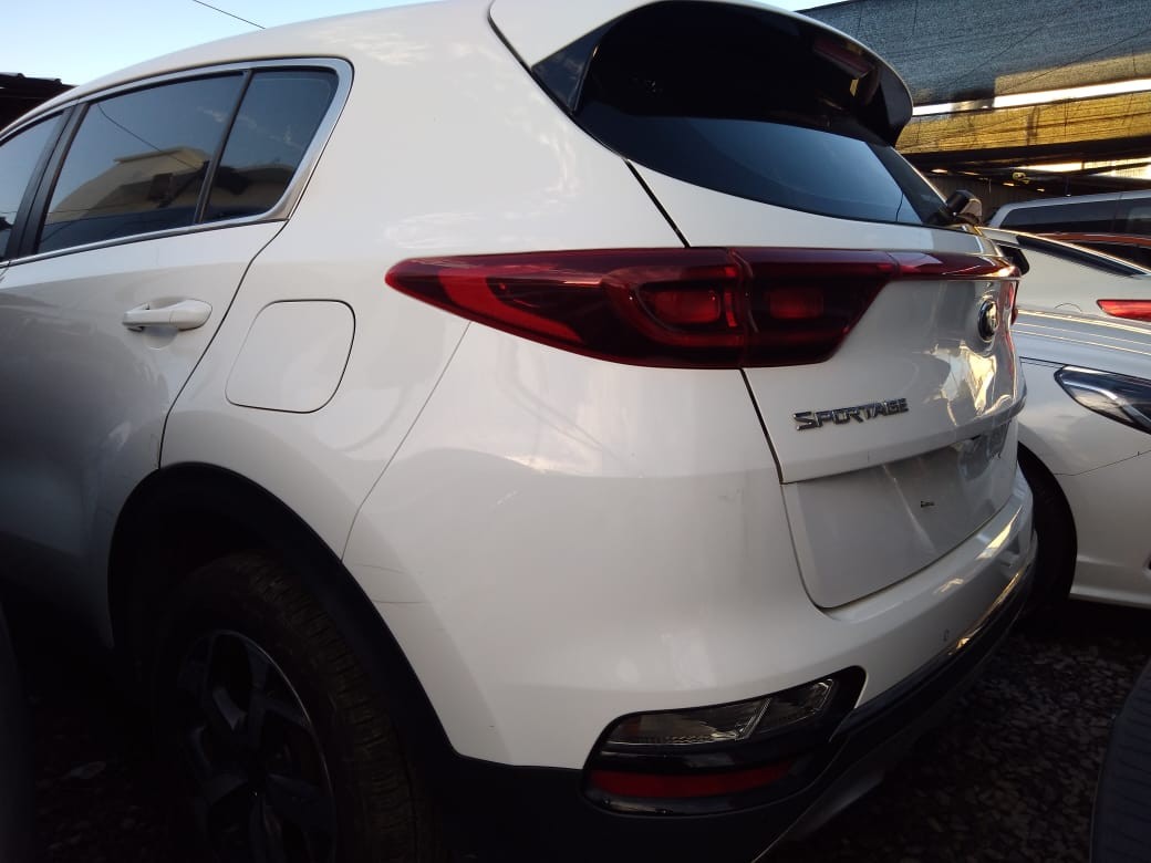 jeepetas y camionetas - KIA SPORTAGE 2019 BLANCOUS$21,000 ( RD$1,100 Mil ) 3