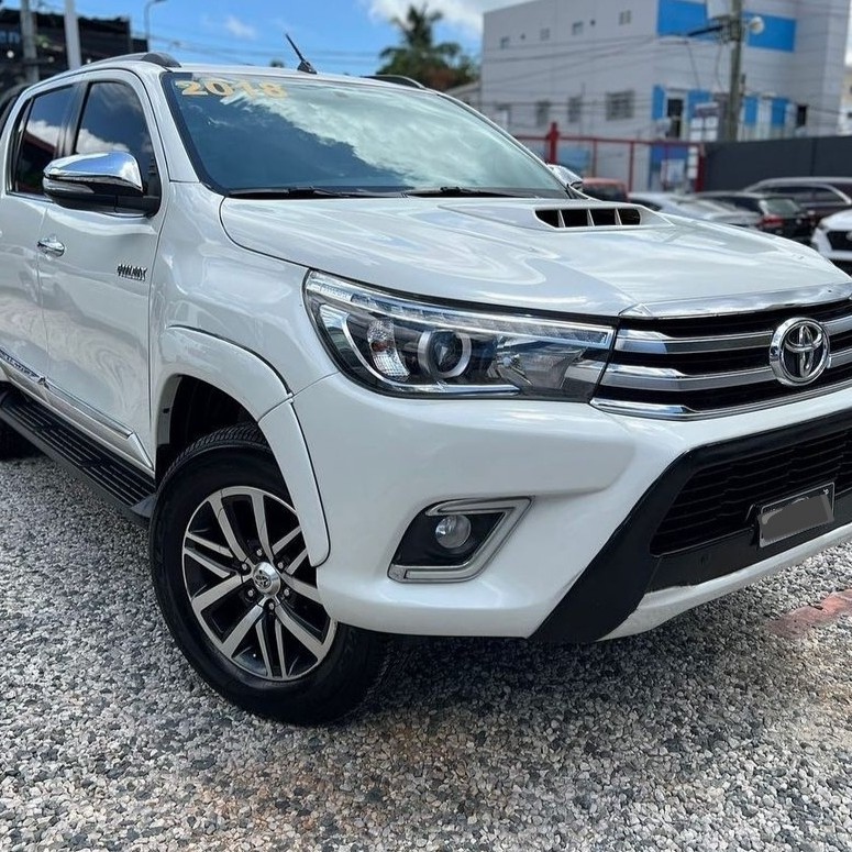 jeepetas y camionetas - 2018 Toyota Hilux Revo 4x4 