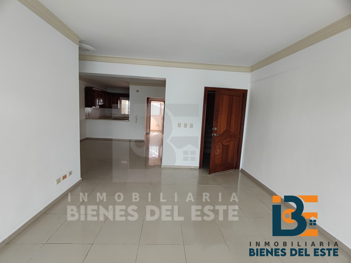 apartamentos - Se Vende Amplio y Cómodo Apartamento en Miramar 1