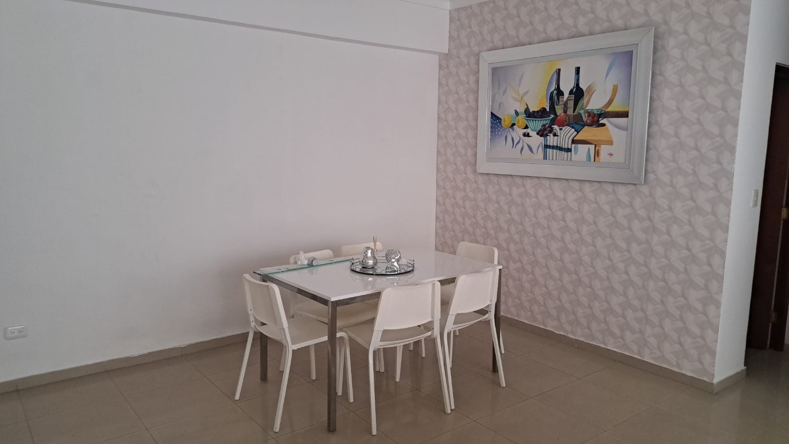 apartamentos - Alquilo Apt Amueblado en Torre,Evaristo Morales, 5