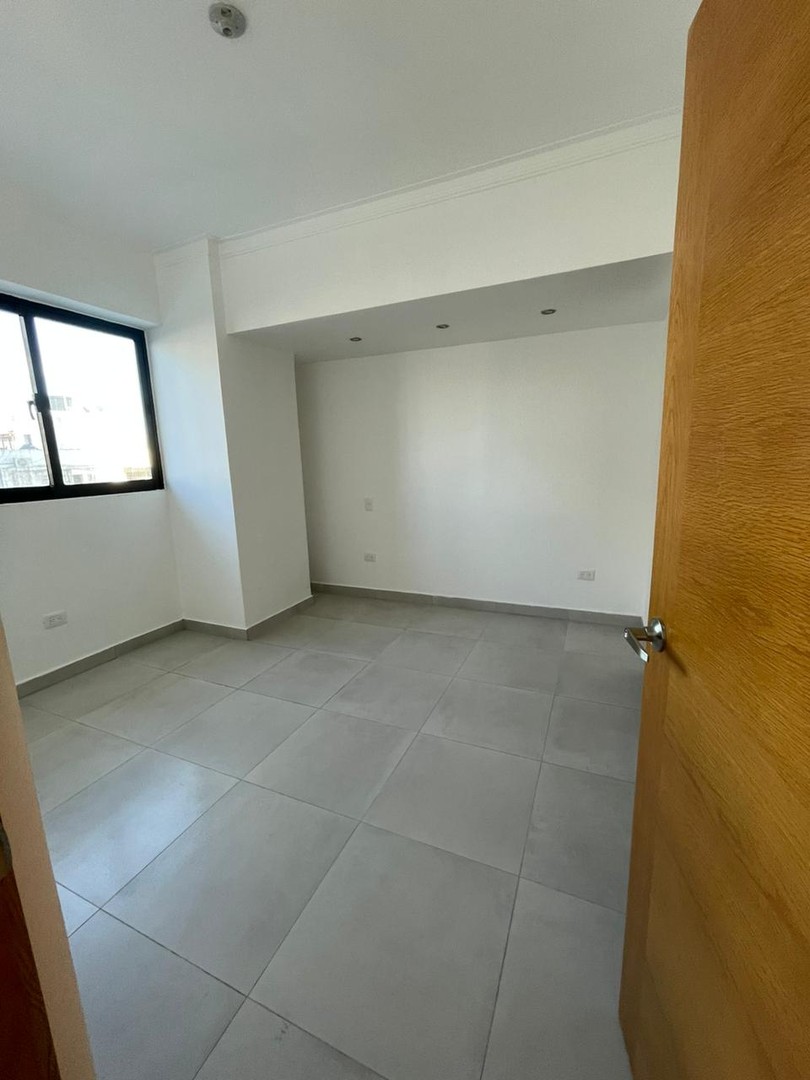 apartamentos - Apartamento con linea Blanca en Serralles  4