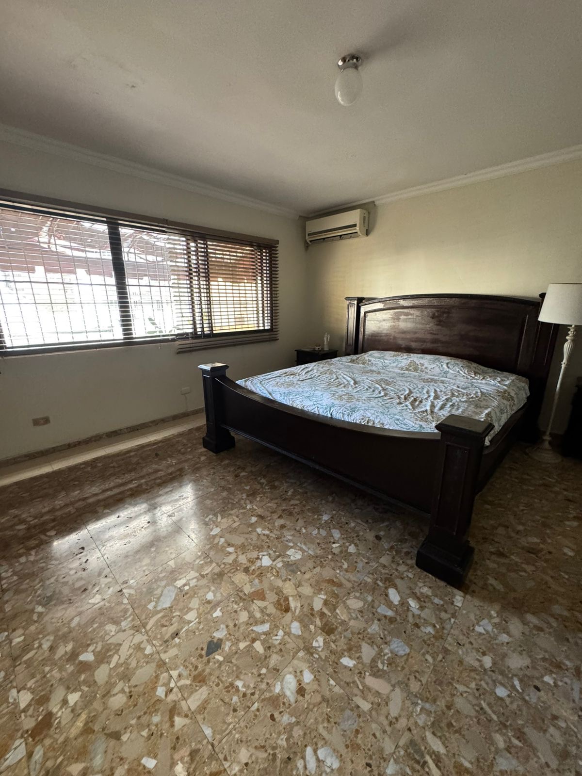 apartamentos - Apto Venta Ens. Naco piso 4 con 243 metros 3 habit 9