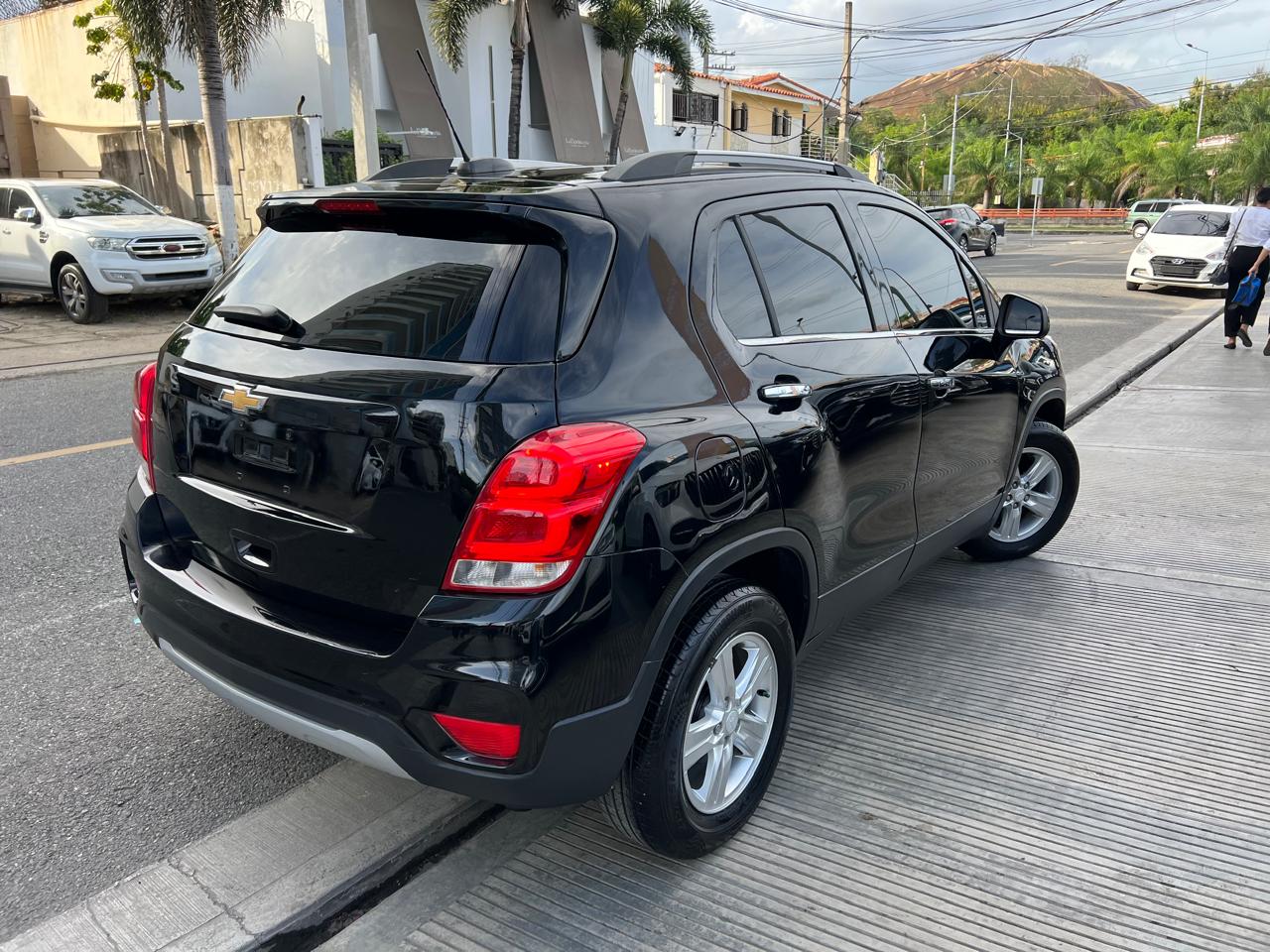 jeepetas y camionetas - CHEVROLET TRAX LT 2018 1