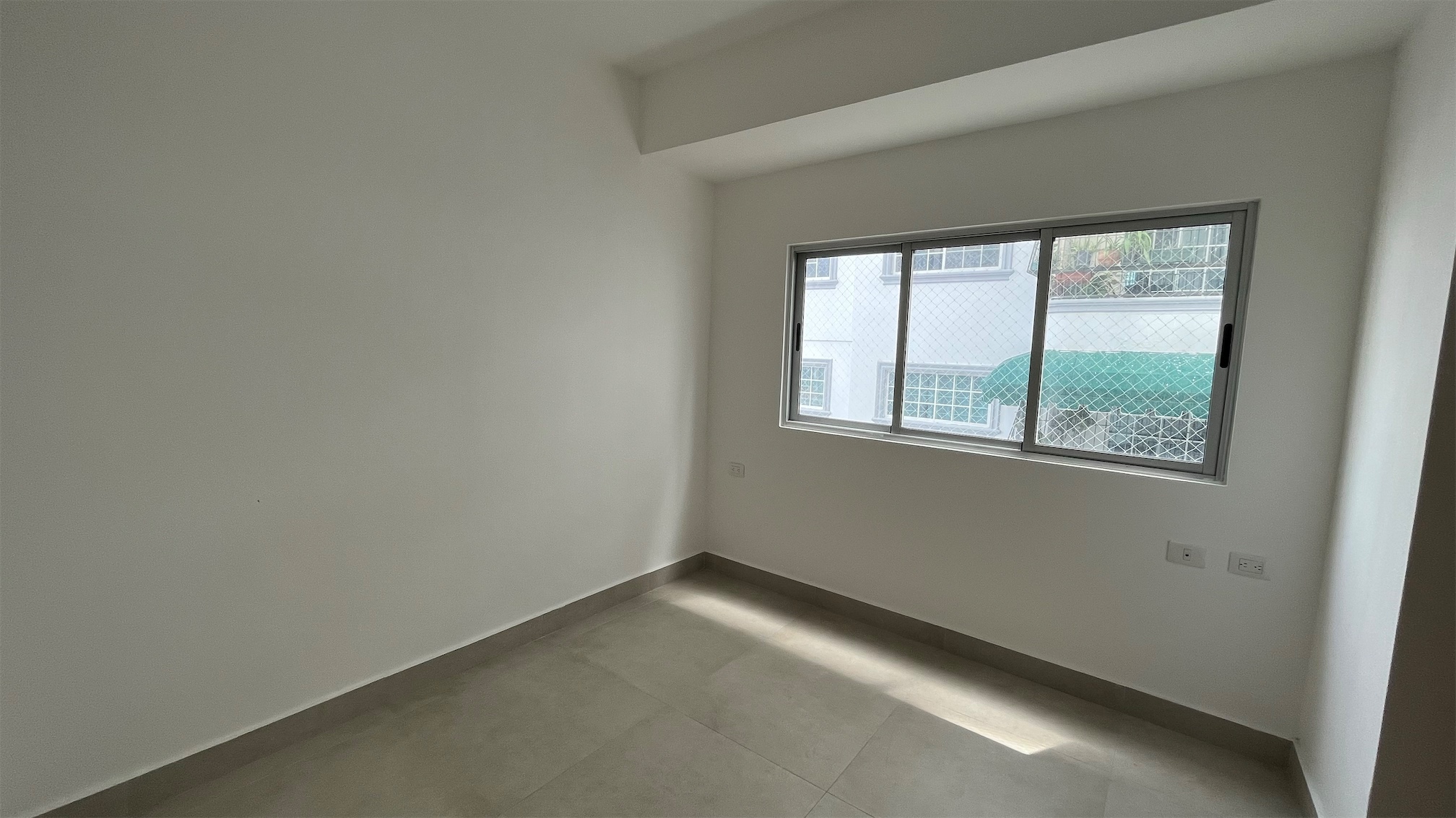 apartamentos - Evaristo Morales 3 habitaciones 3.5 baños 2 parqueos balcón  7