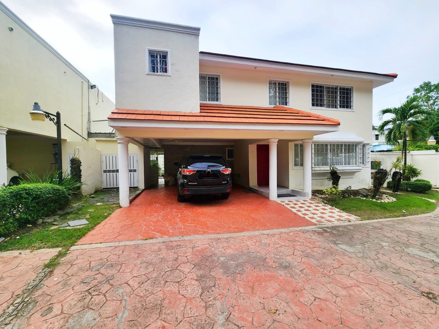 casas - Casa en proyecto cerrado, Residencial Laderas de Arroyo Hondo 