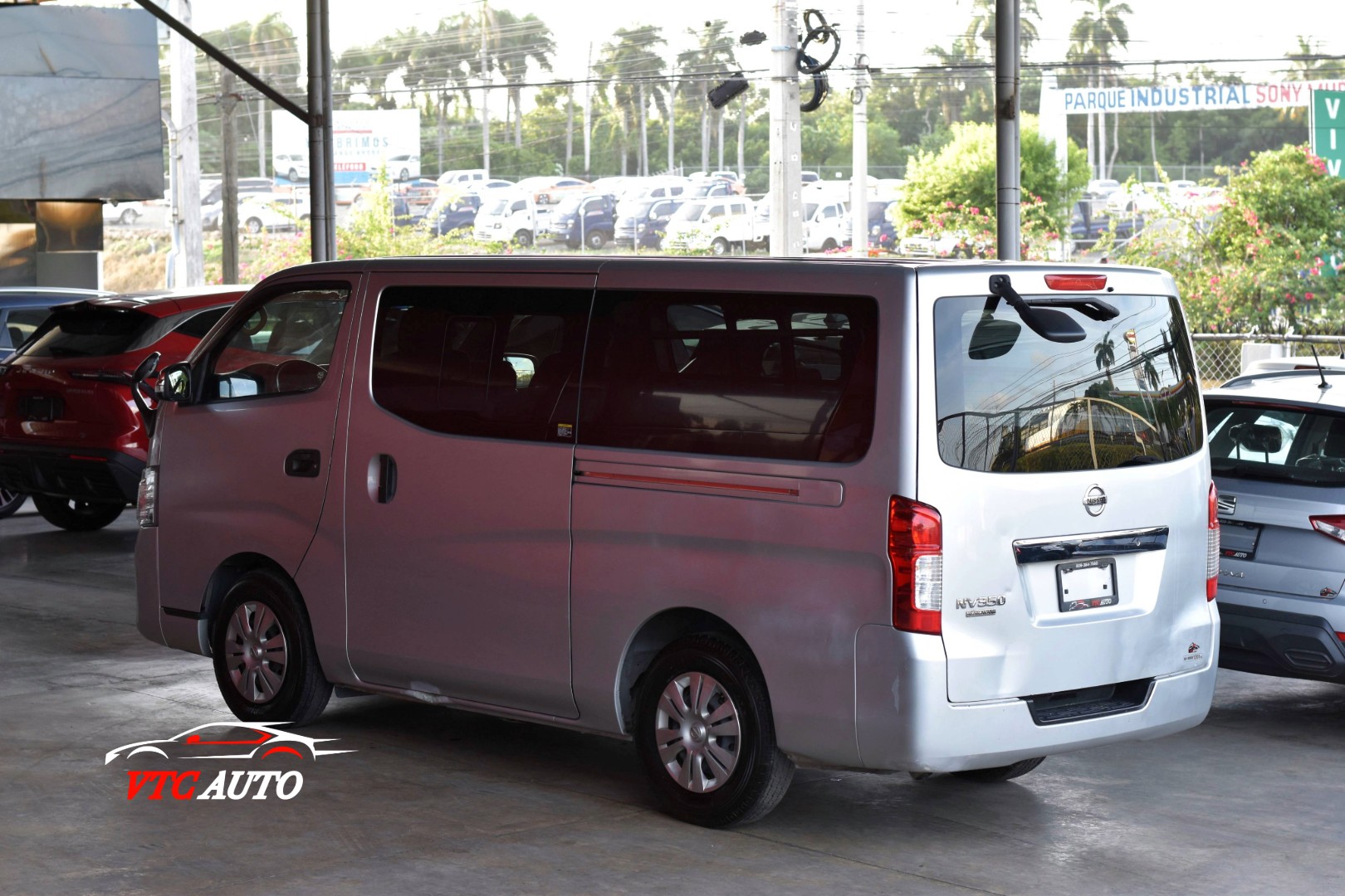 otros vehiculos - Nissan NV 350 2018 9