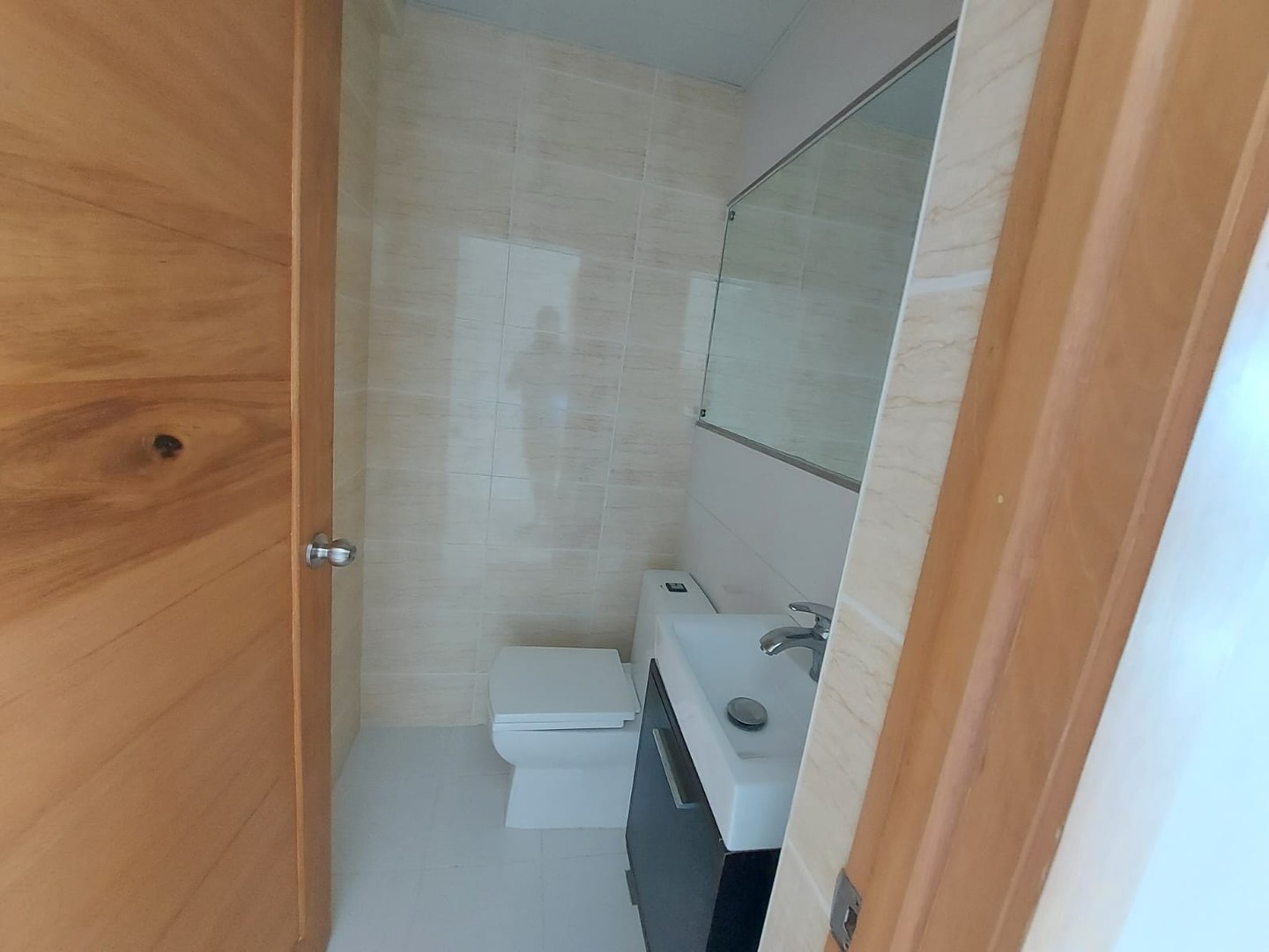 apartamentos - Apartamento 3er piso en renacimiento   
proximo a las fuerzas armadas 5