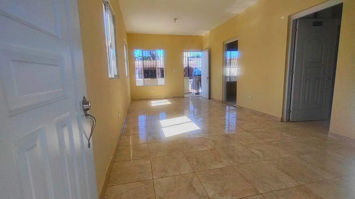 casas - Excelente oportunidad de inversión o para vivir! Se vende casa doble! 1