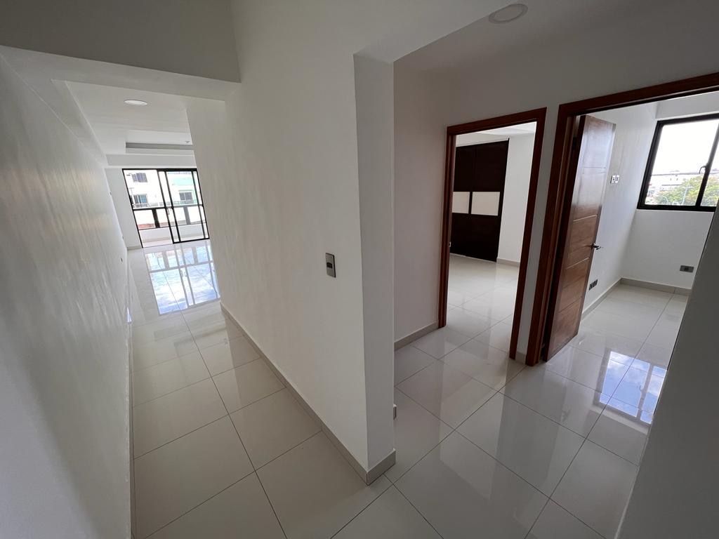 apartamentos - Alquiló renacimiento piso 6 dos hab 2.5 baños dos  3