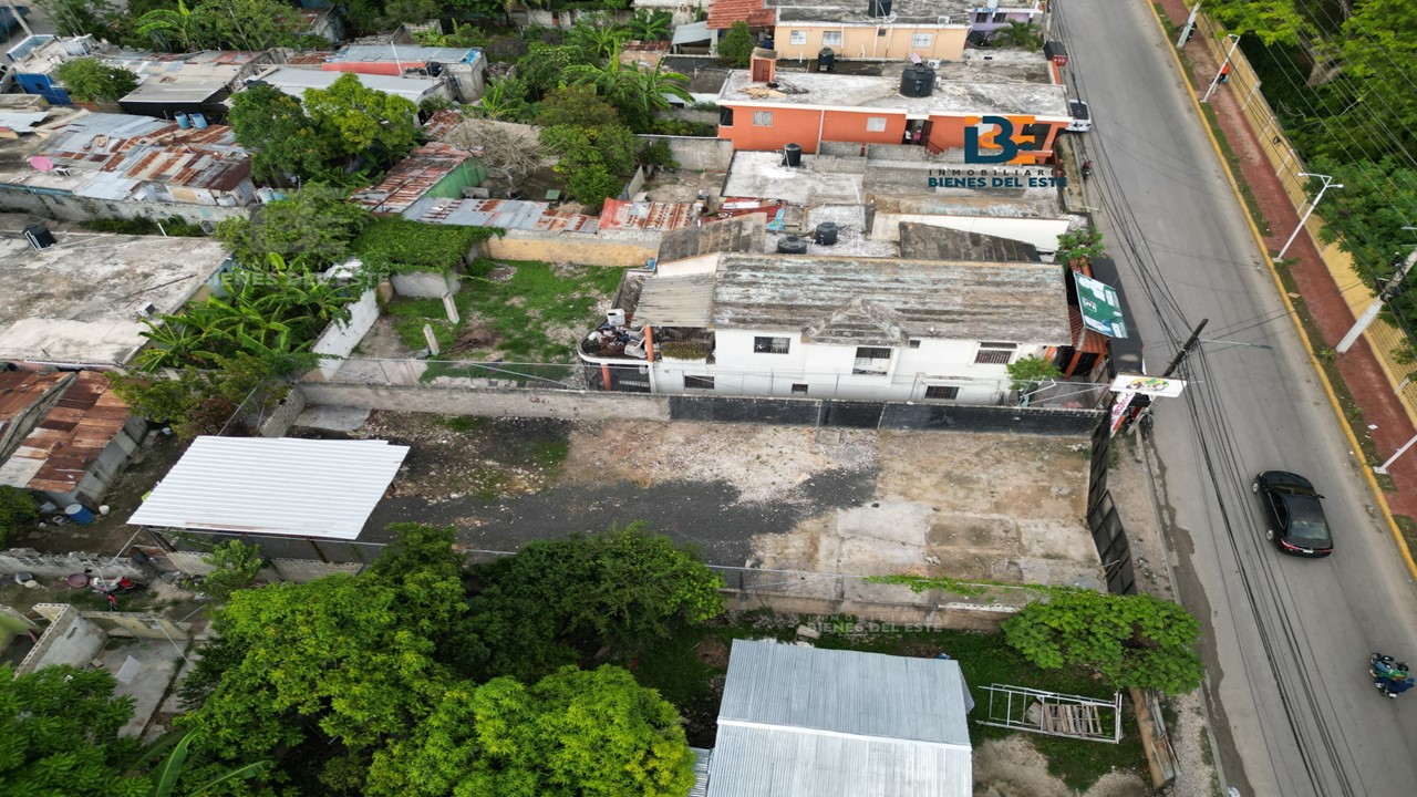 solares y terrenos - Solar con 341 Metros  Frente al Complejo Deportivo 1