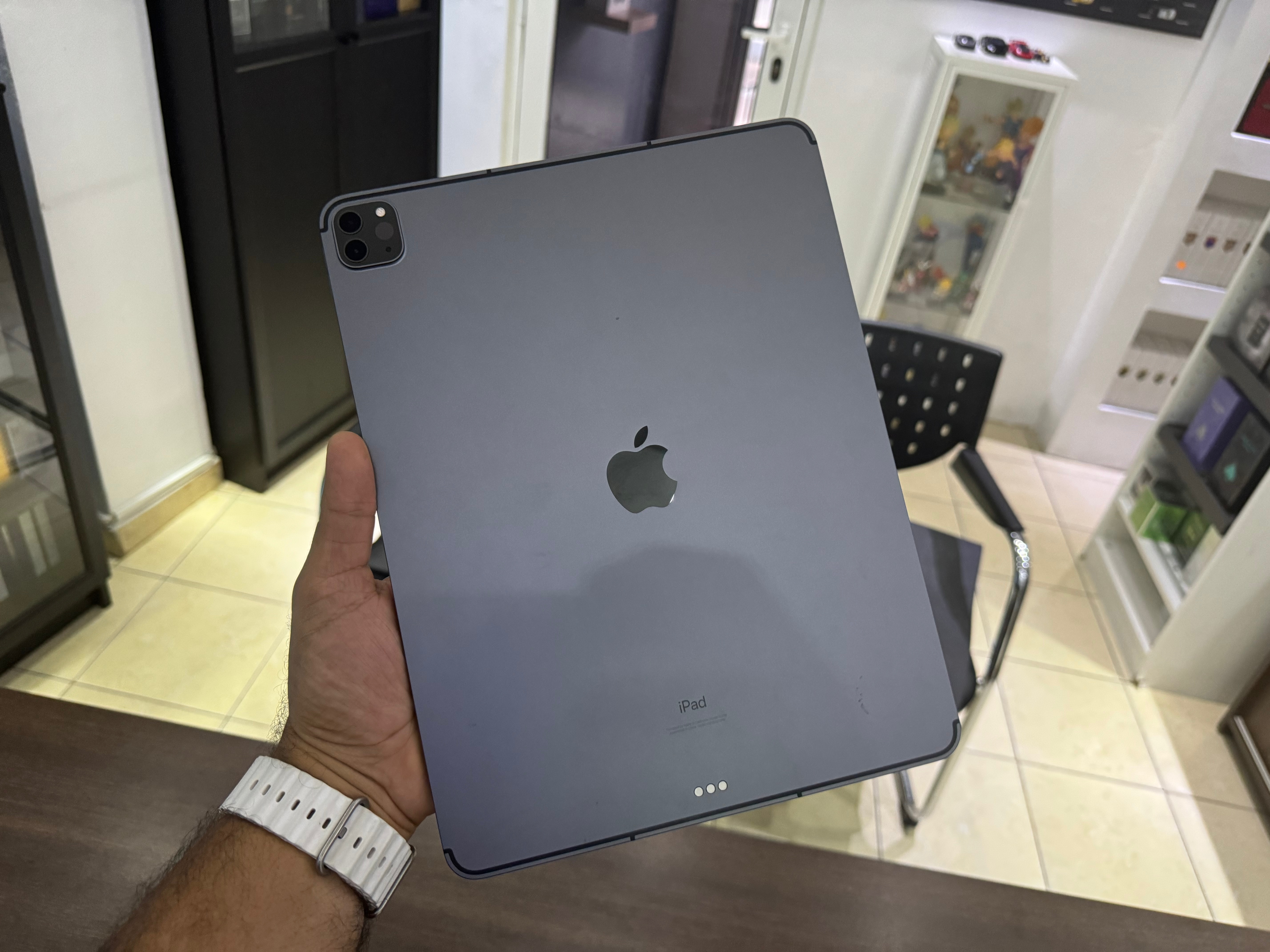 celulares y tabletas - iPad Pro 12.9 -inch 128GB 6ta Gen Wi-Fi + Cel RD$ 42,995 0