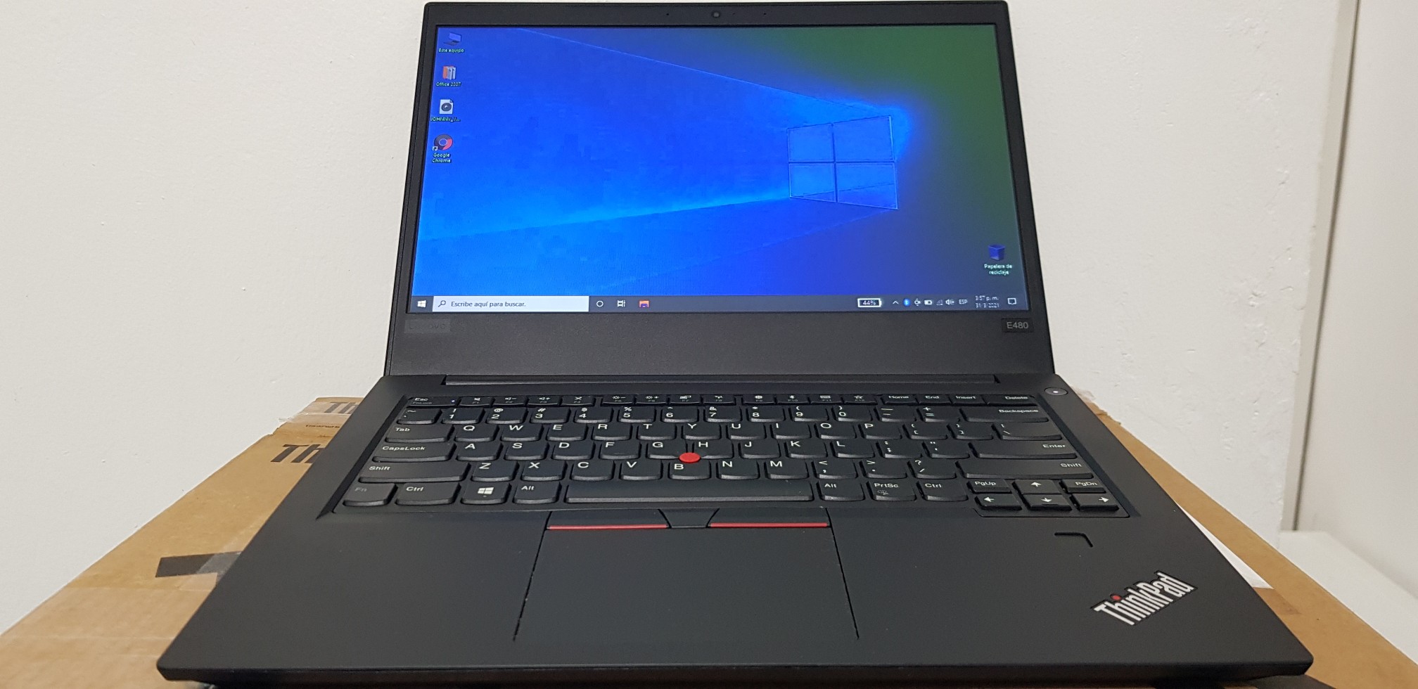 computadoras y laptops - laptop lenovo T480 14 Pulg Core i5 8va Gen Ram 8gb ddr4 Disco 256gb SSD HDMI