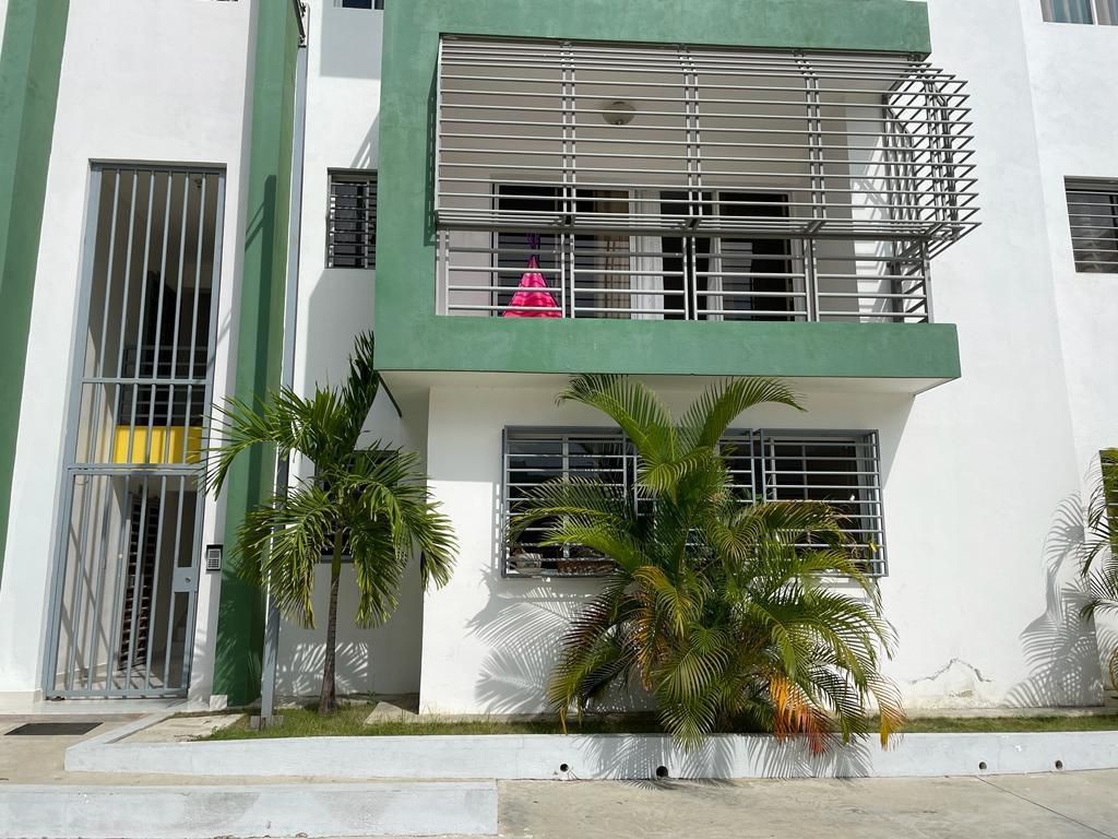 apartamentos - Vendo apartamento Av. Jacobo Magluta,  Res. Elsa Edén Colina del Arroyo II
 6