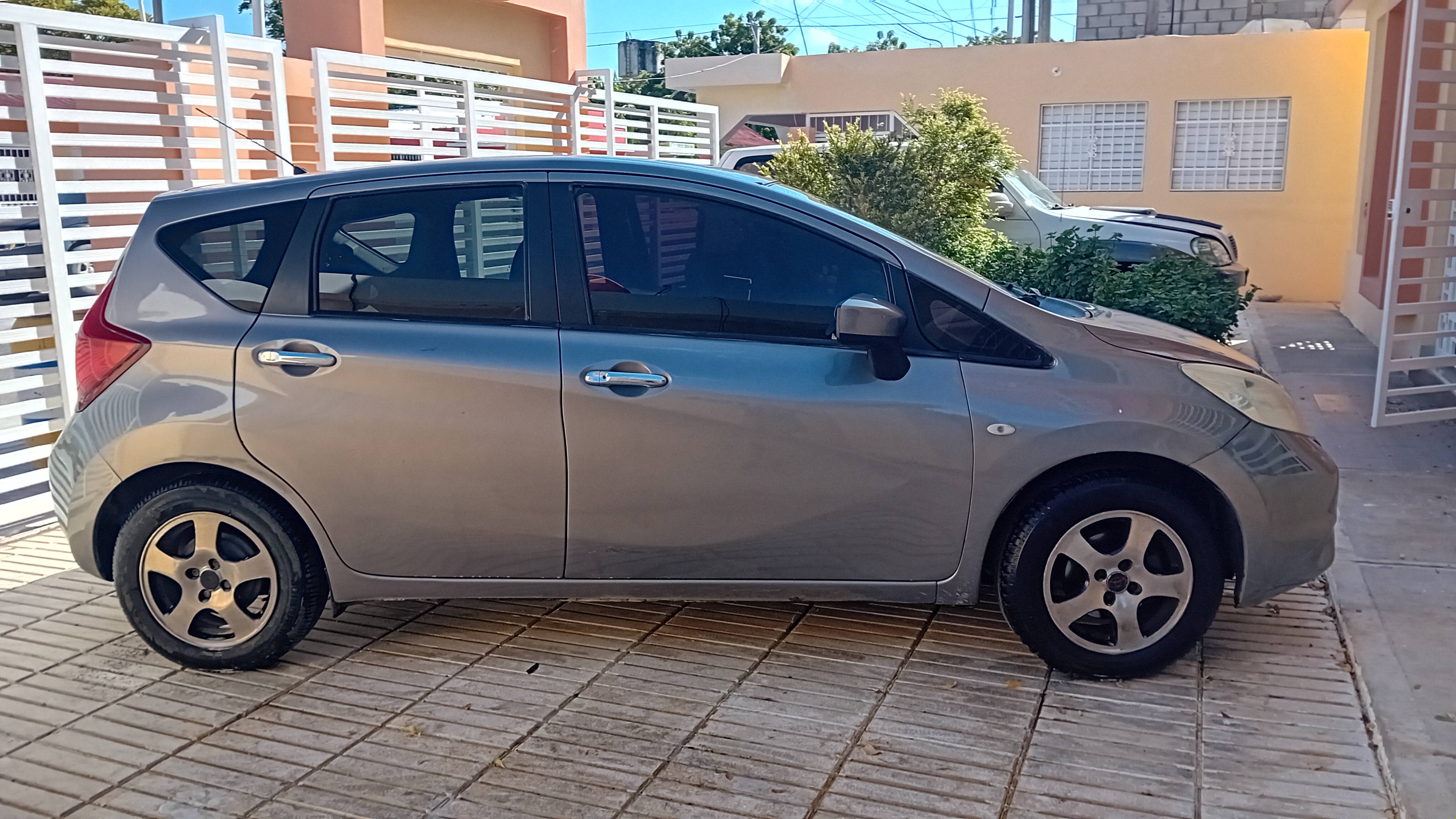 carros - Nissan Note 2014 super economica.