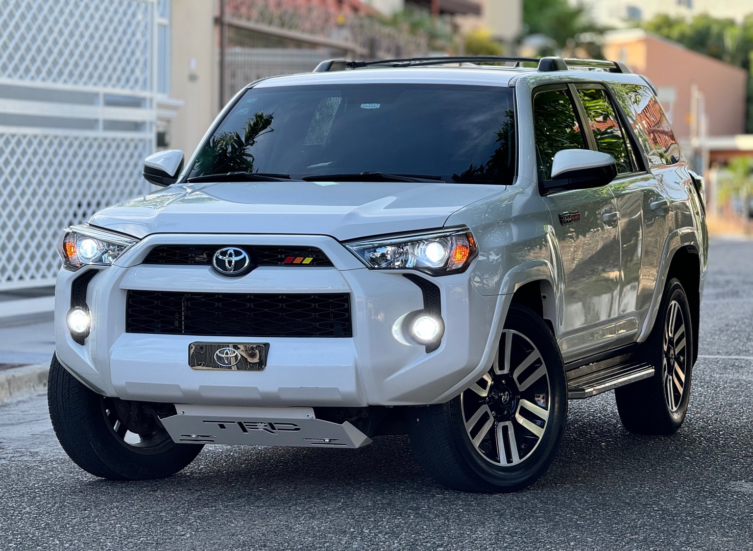 jeepetas y camionetas - Toyota 4Runner SR5 2019 2 Filas 4x2