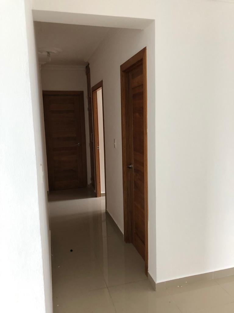 apartamentos - alquilo 3er piso llanos de gurabo frente al instituto iberia  8