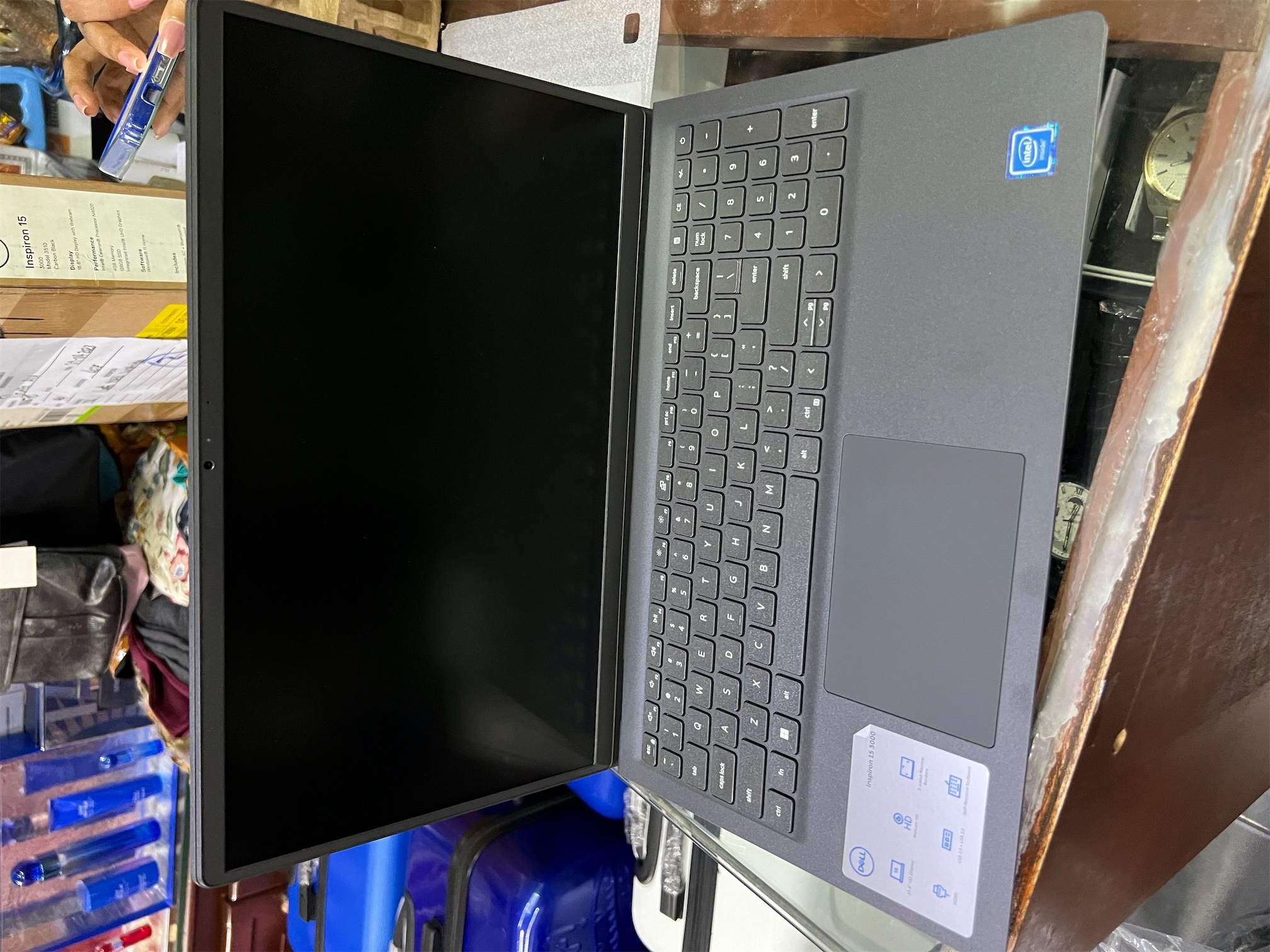 computadoras y laptops - Laptop 15.6” DELL Inspiron 15. Model 3510. Nueva en caja. 4GB Memory, 128GB SSD. 0