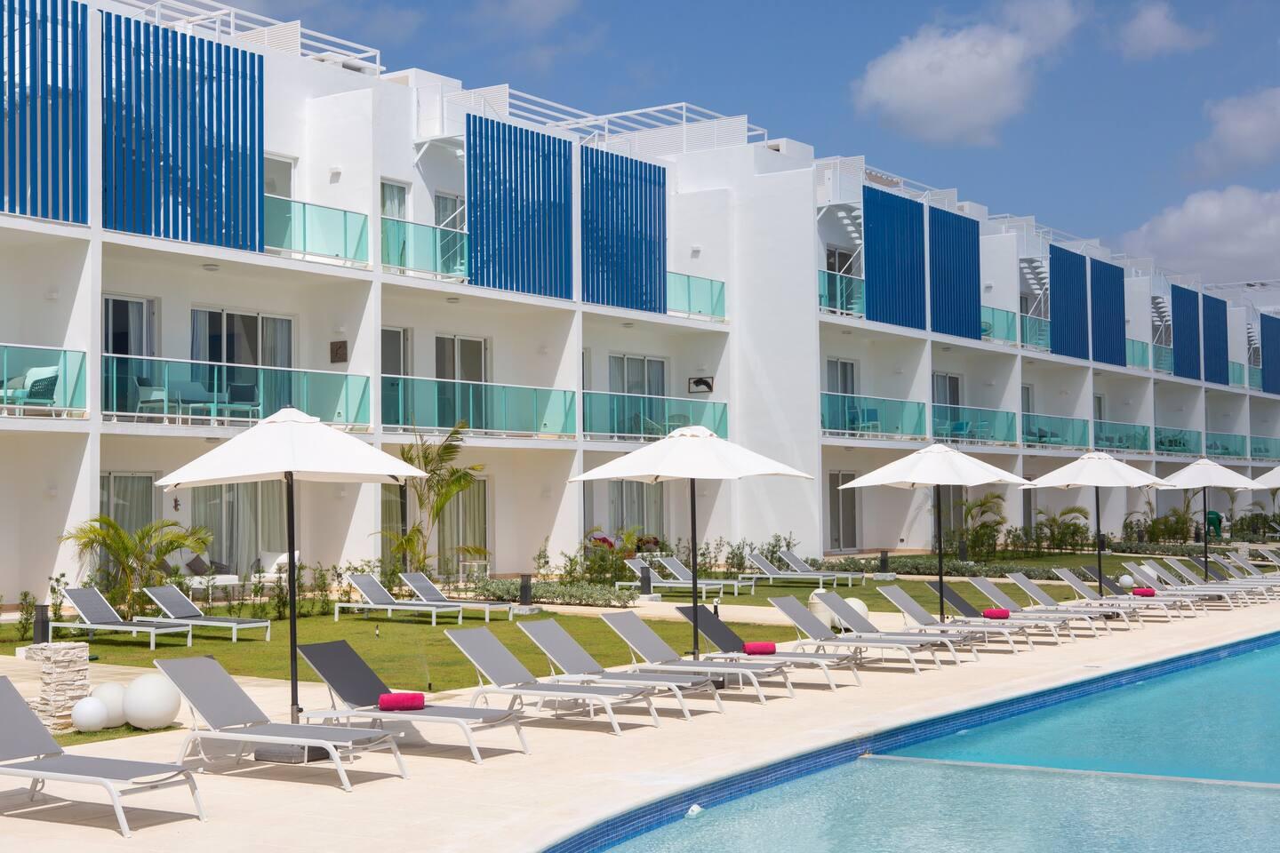 apartamentos - Vive o invierte en el mejor complejo de Punta Cana - Apartamento amueblado
