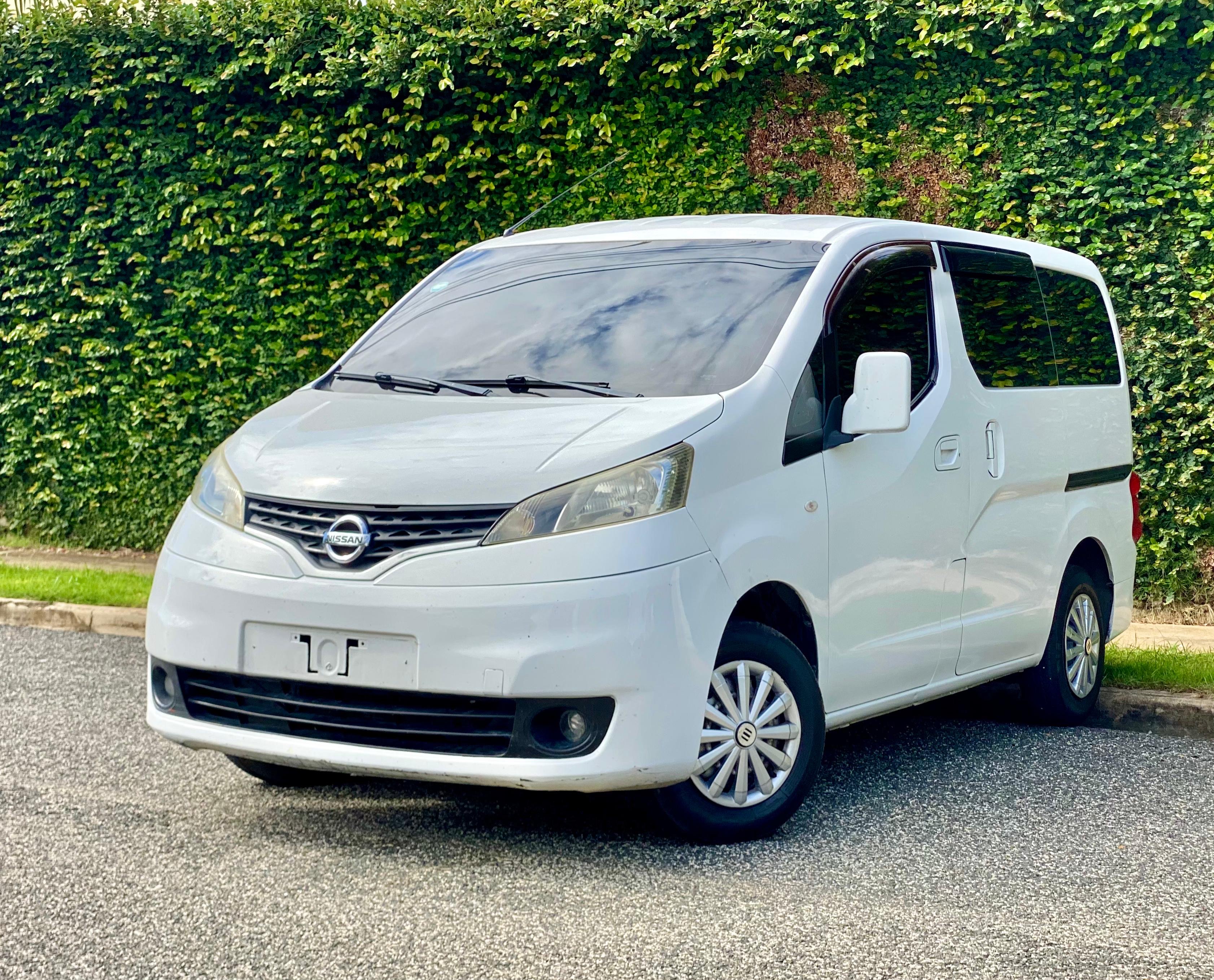 jeepetas y camionetas - Nissan nv 200