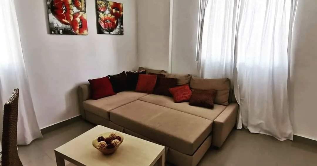 apartamentos - Estudio amueblado calle León Jiménez atrás de unión mendica  7