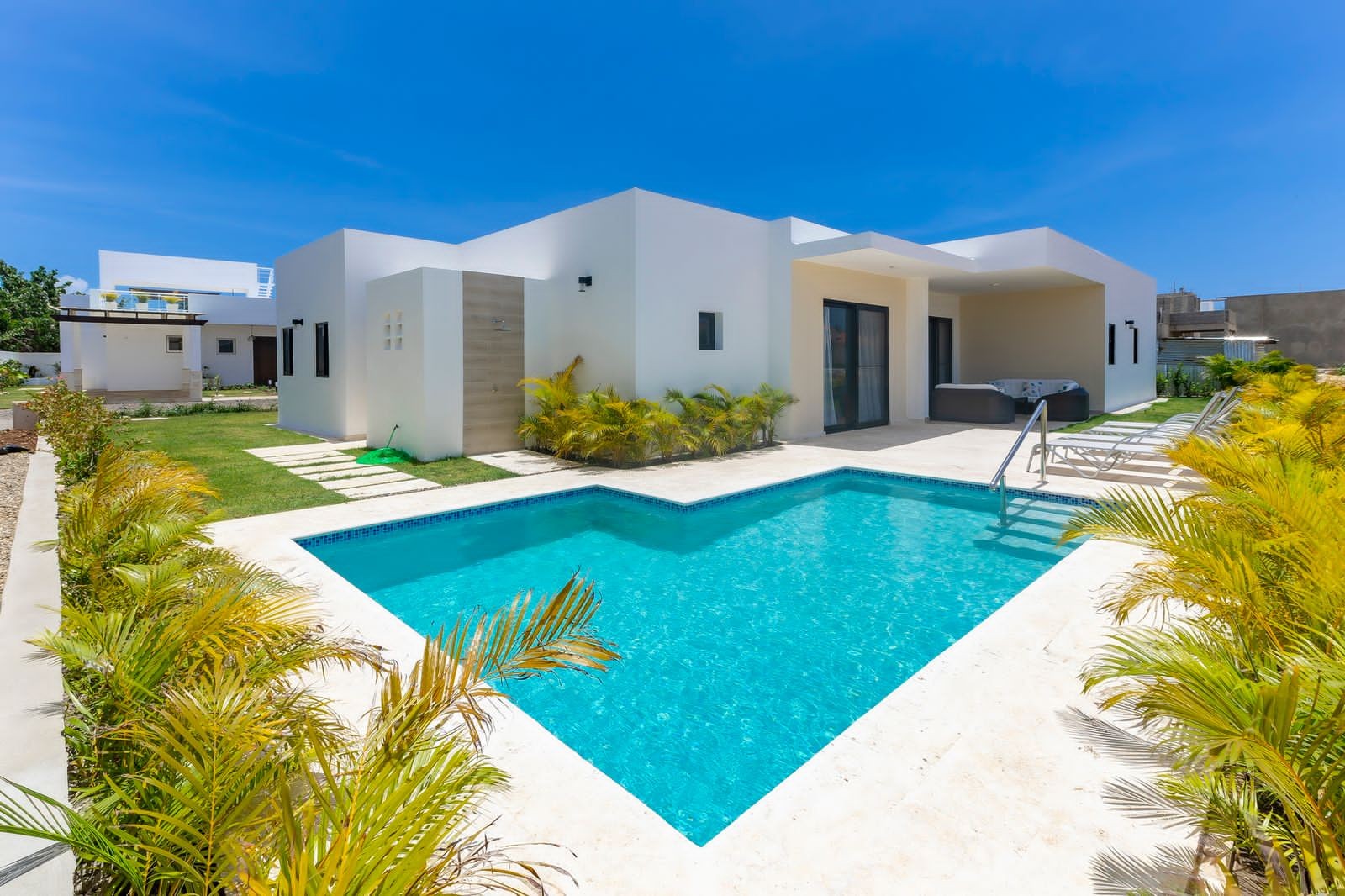 casas vacacionales y villas - VILLA VACACIONAL CON PISCINA PROYECTO SOSUA OCEAN VILLAGE RD. 4