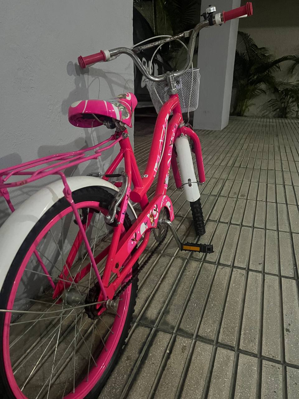 bicicletas y accesorios - Bicicleta rosa para niñas aro 20', usado 2