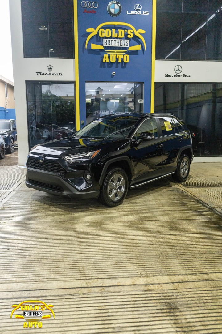 jeepetas y camionetas - Toyota Rav4 XLE 2024 Recien Importada 2