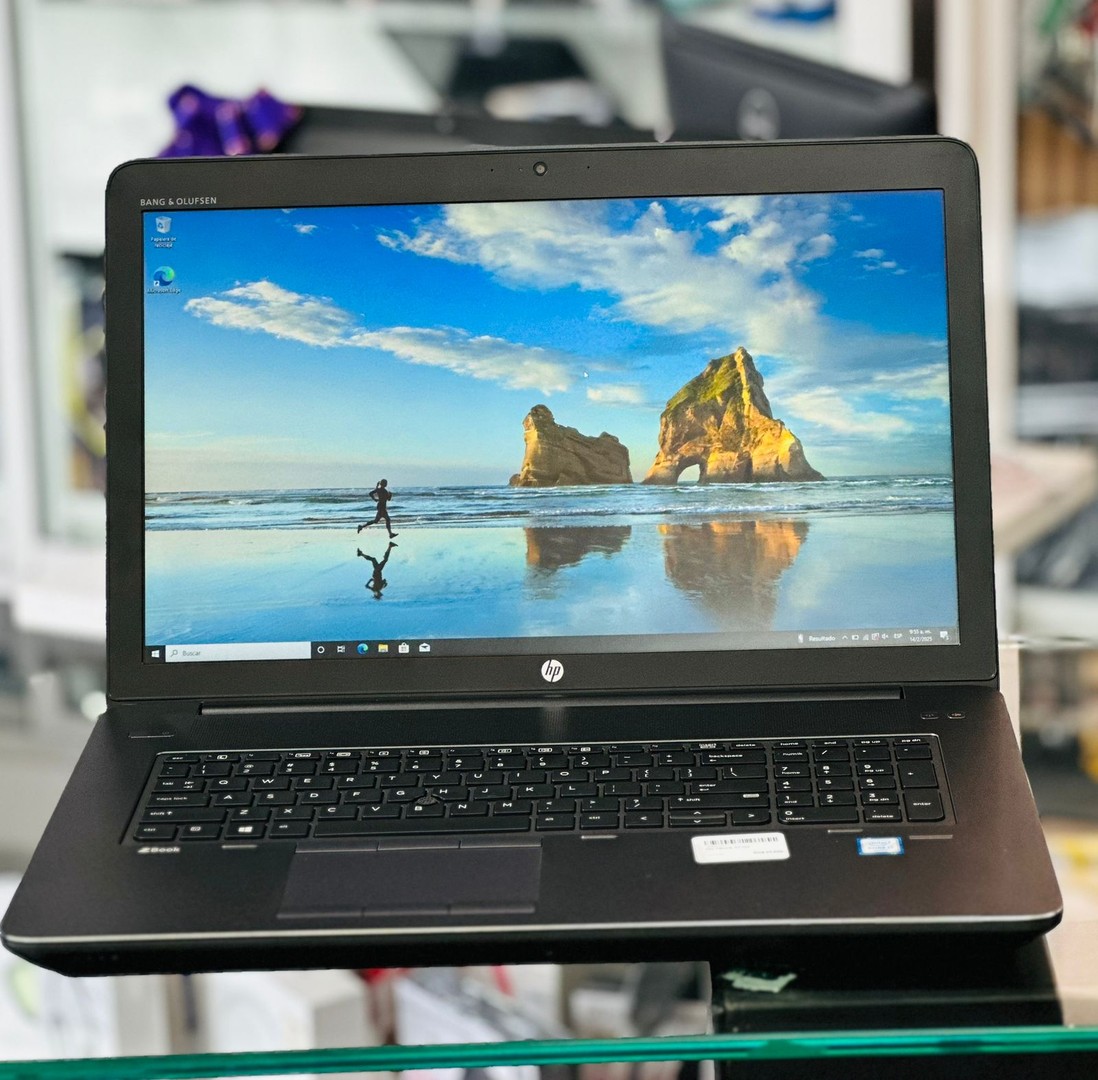celulares y tabletas - GRAN Hp ZBook 17 G3 i7 6ta HQ  16Ram 512Ssd 4GB Video Dedicado Nvidia