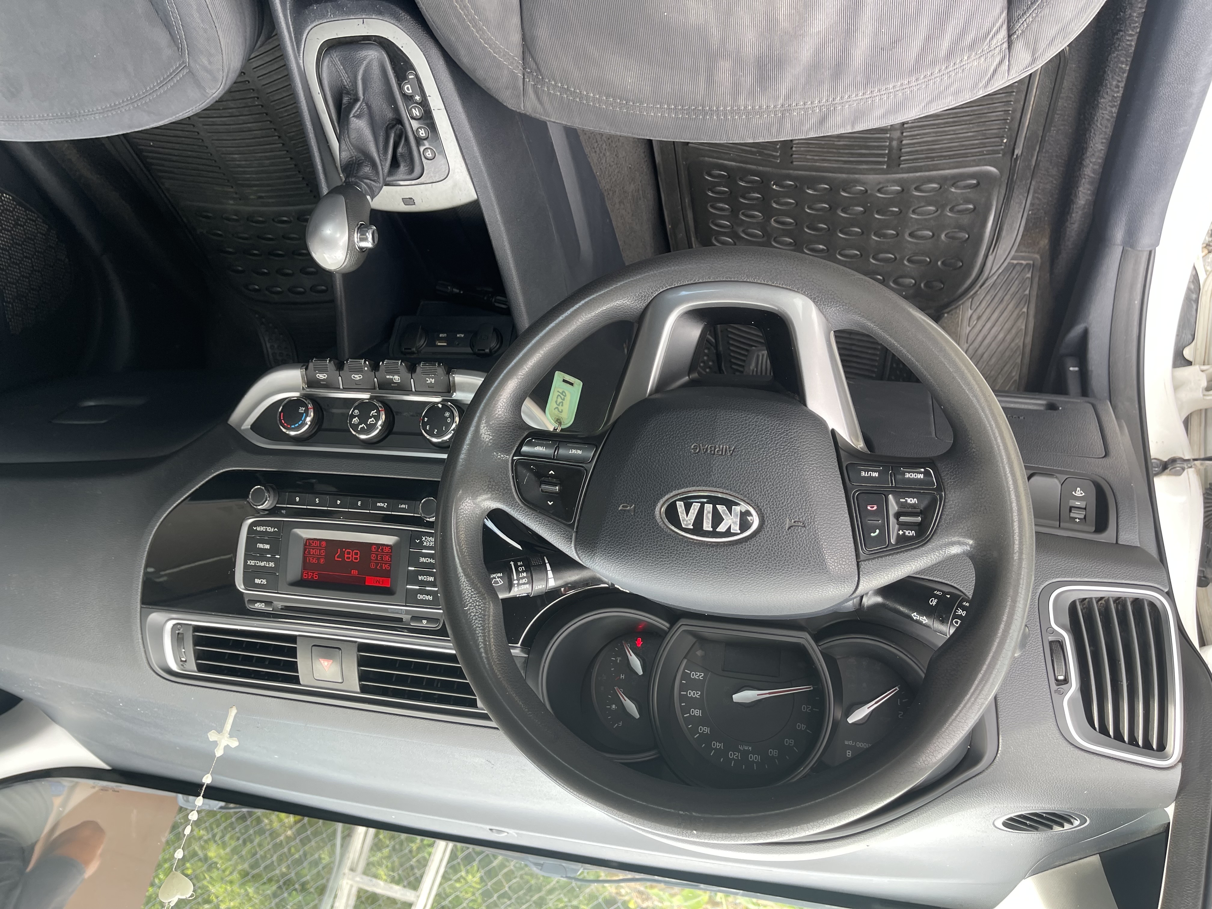 jeepetas y camionetas - kia Rio  8