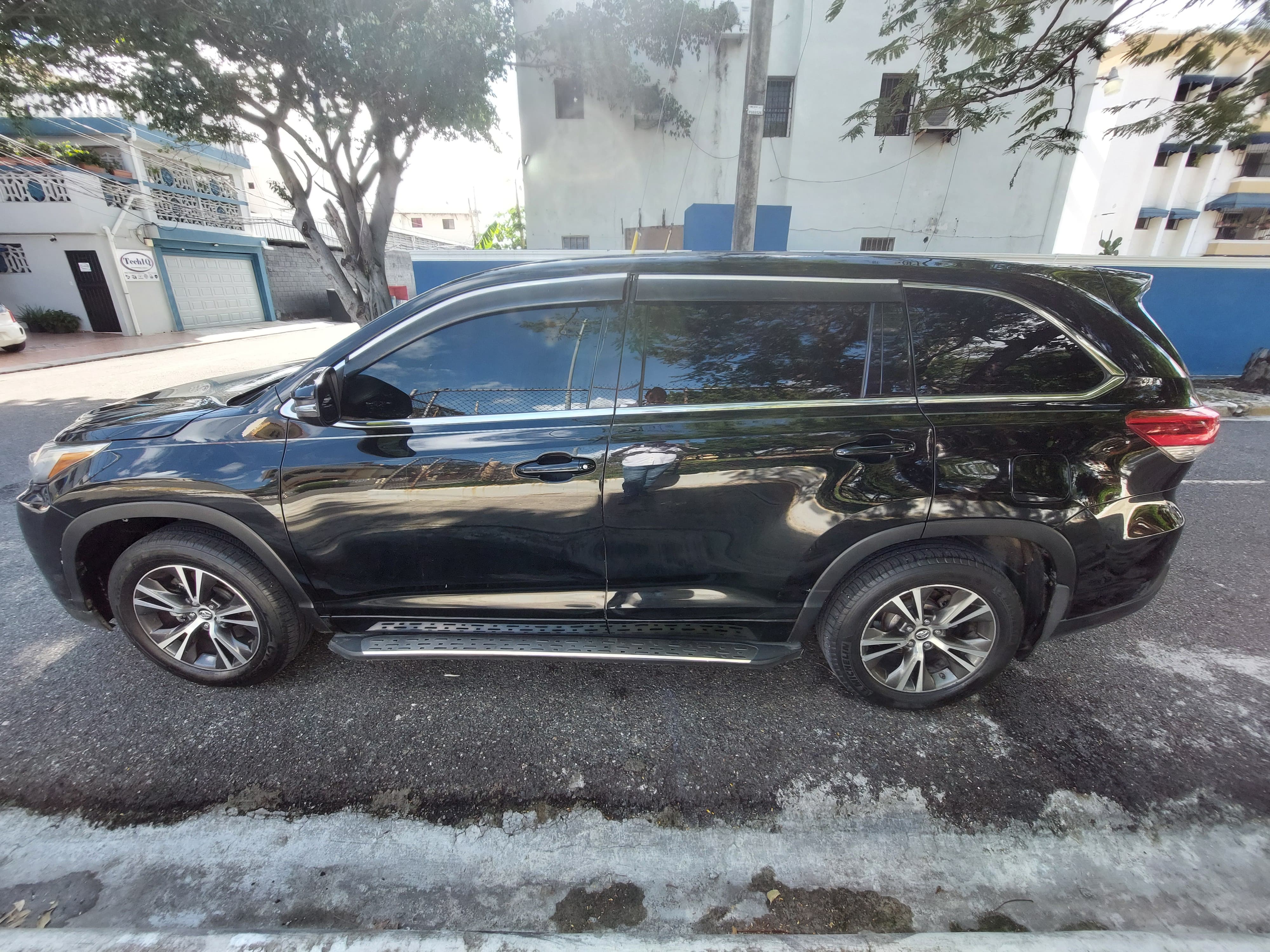 carros - Toyota Highlander LE 2017 3