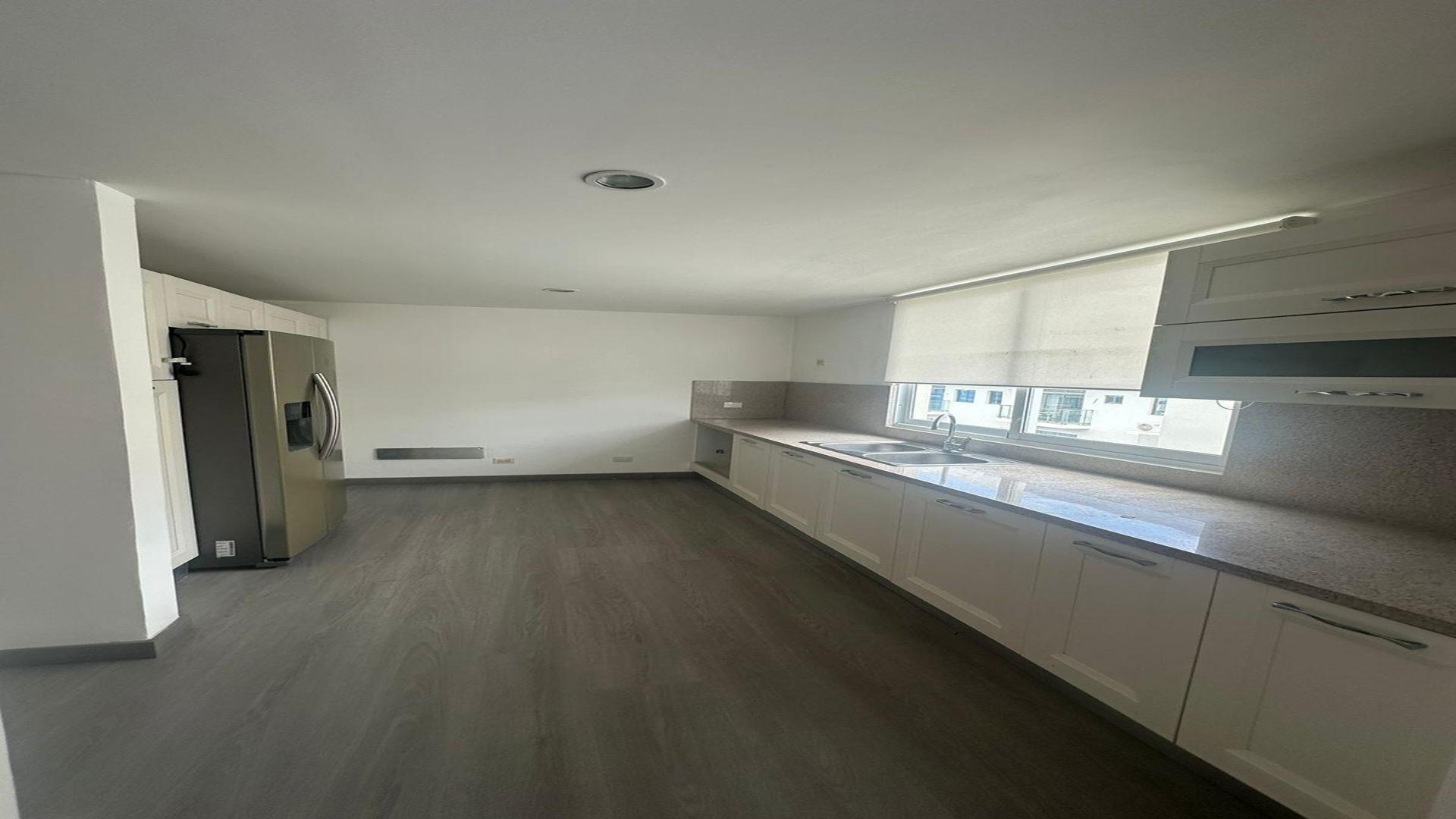 apartamentos - Apto Con Terraza en Último piso! Naco 7