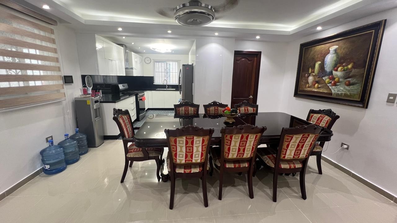 casas - Casa en Venta en el residencial colinas del Oeste,Santo Domingo 3