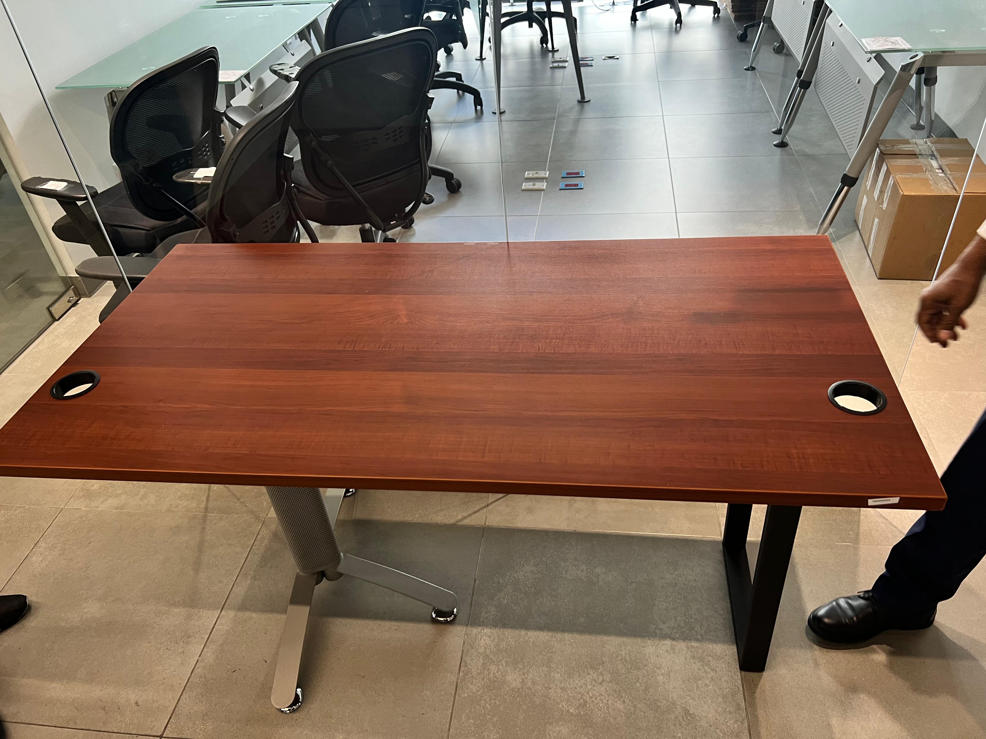 negocios en venta - OPORTUNIDAD- Mesa de Oficina en Perfecto Estado!