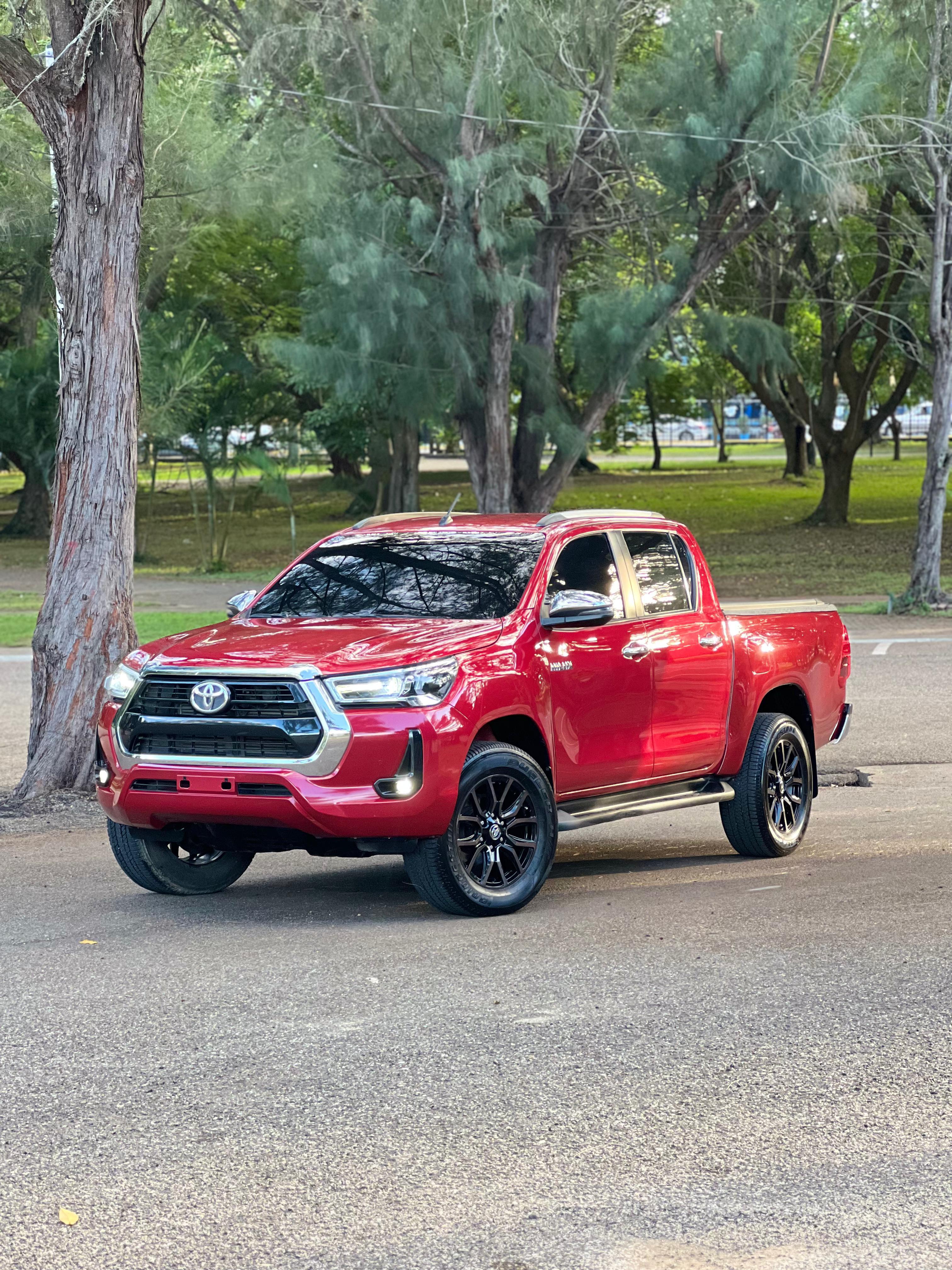 jeepetas y camionetas - Toyota hilux 2022 1