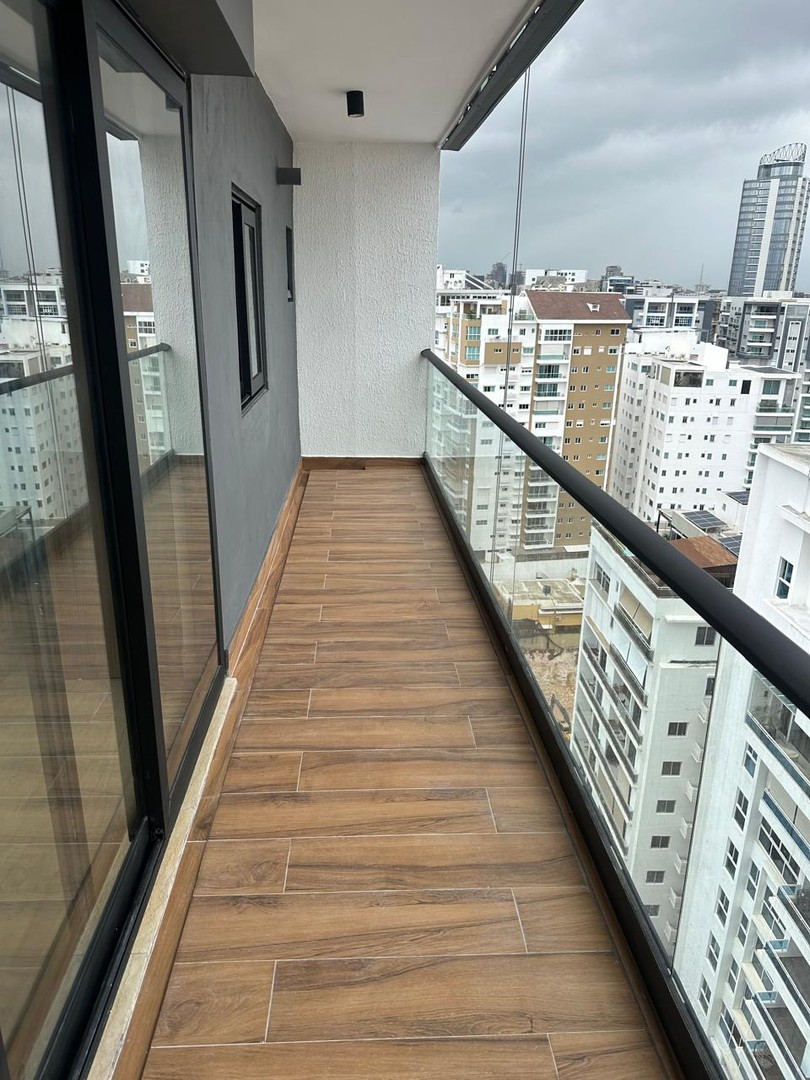 apartamentos - Rento Apto Con Línea Blanca en Piso Alto Listo para Estrenar en Naco. COD: PD222