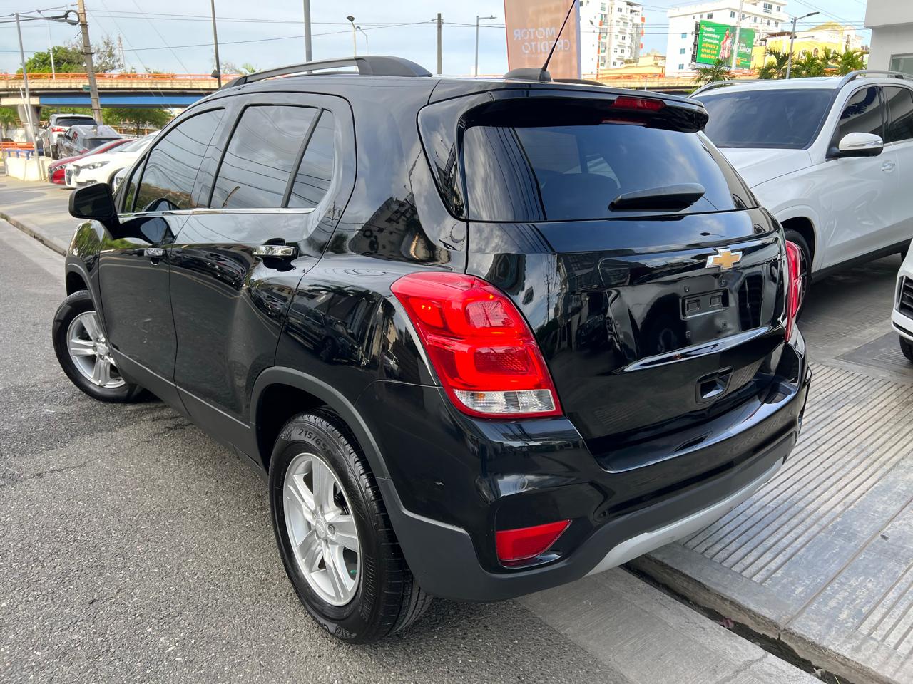 jeepetas y camionetas - CHEVROLET TRAX LT 2018 6