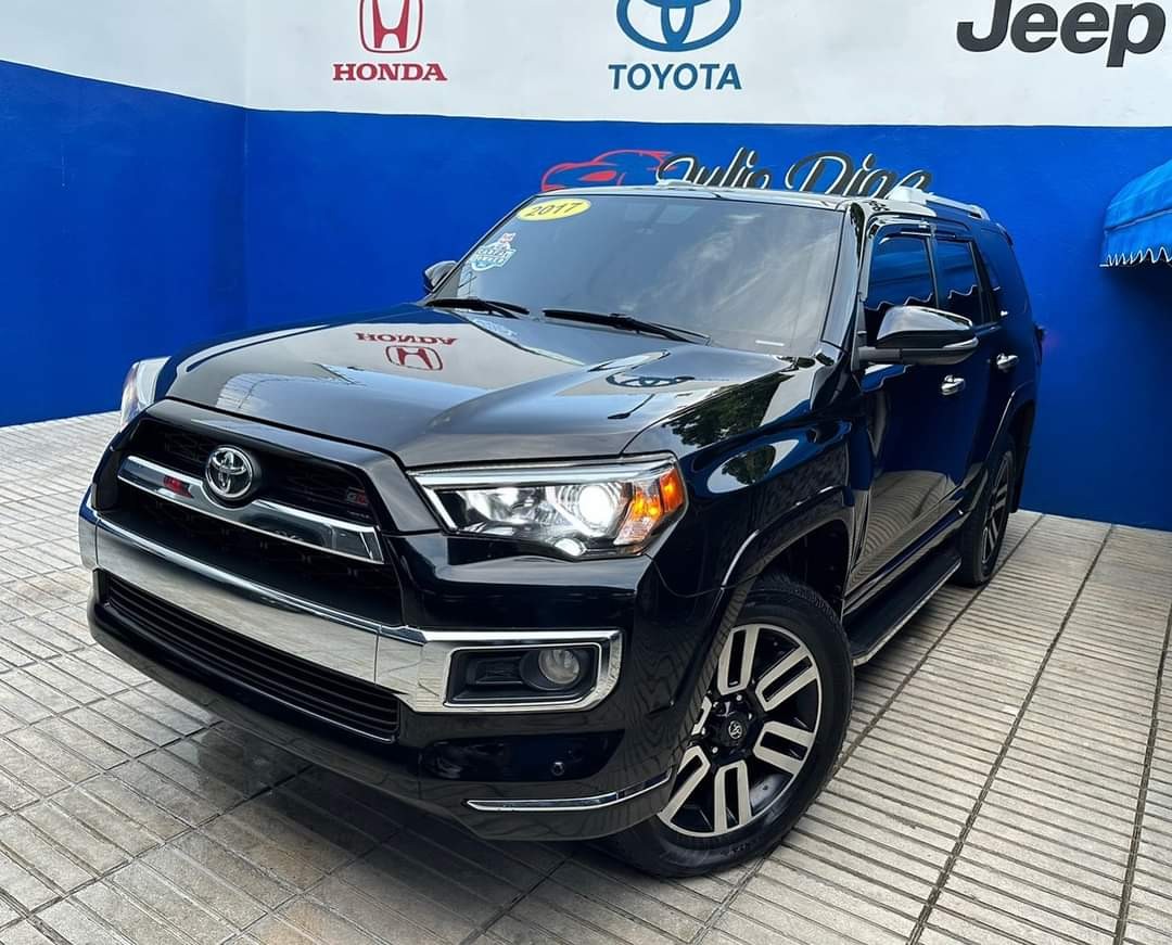 jeepetas y camionetas - 2017 Toyota 4Runner limited 4x4 Clean Carfax.