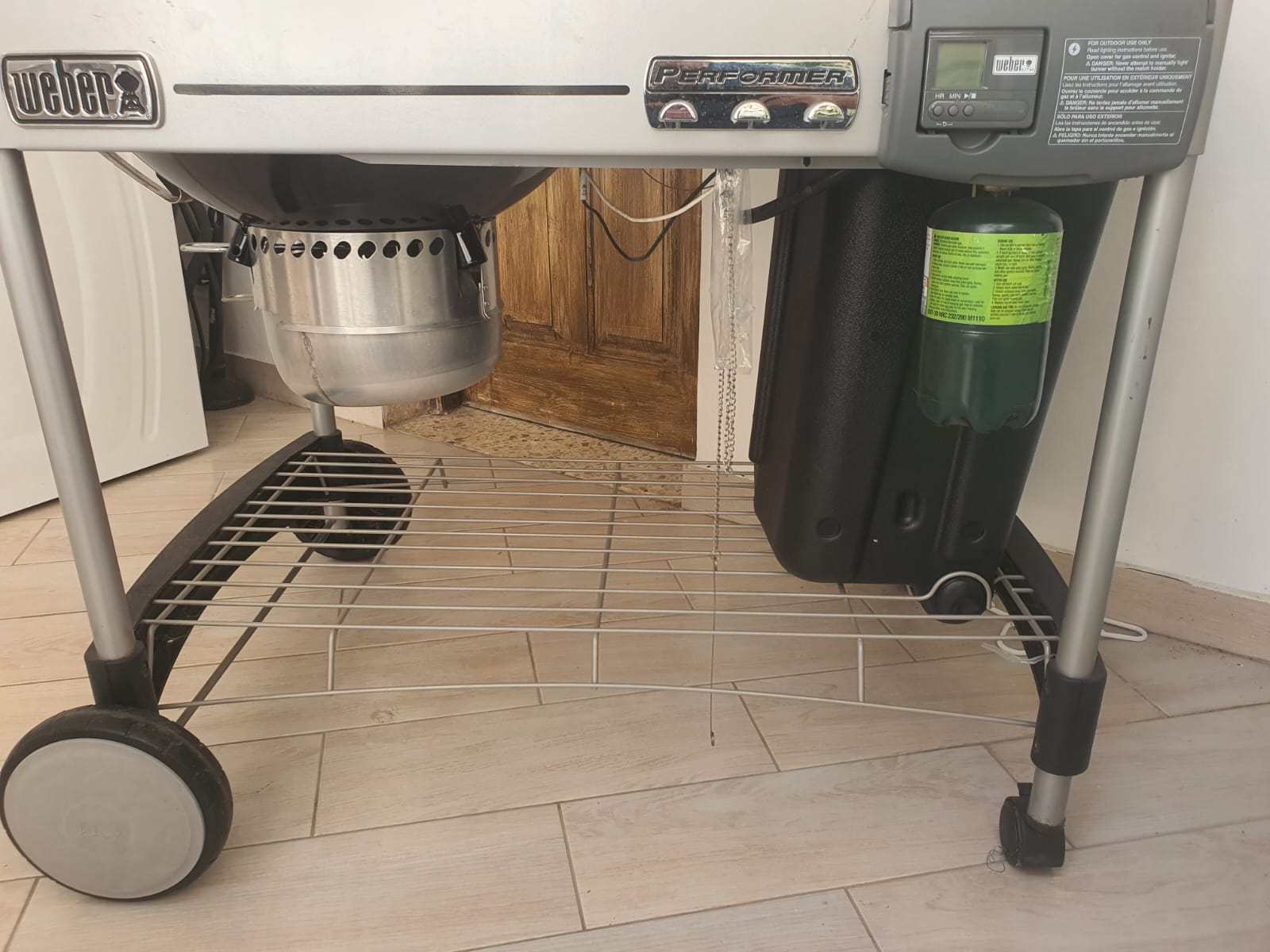 cocina - BBQ Weber Performer con Mesa Casi Nuevo 2