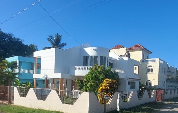 casas - CASA DE VENTA EN PUERTO PLATA