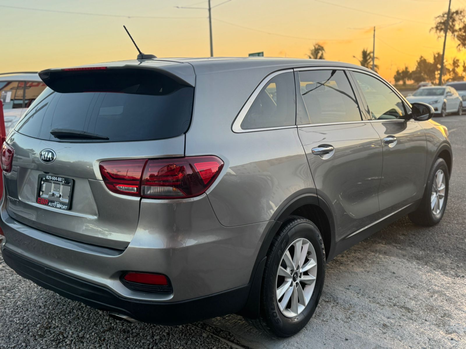 jeepetas y camionetas - Kia sorento LX 2019
3 filas de asientos  2