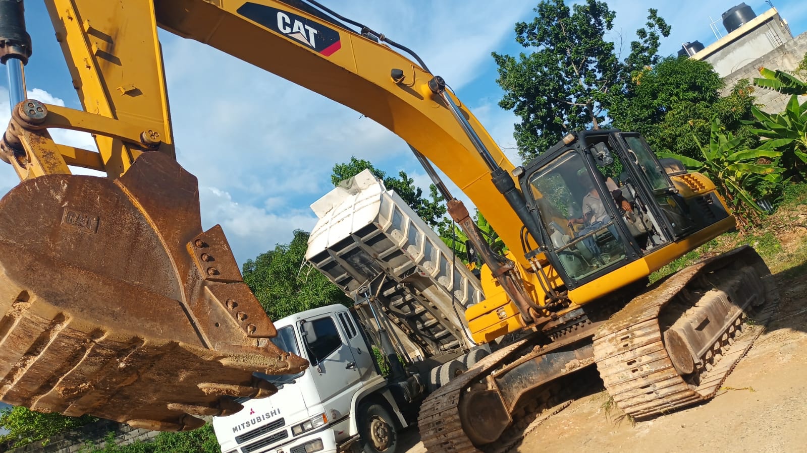 construccion e industrial - Vendo Excavadora Modelo 336DL 2