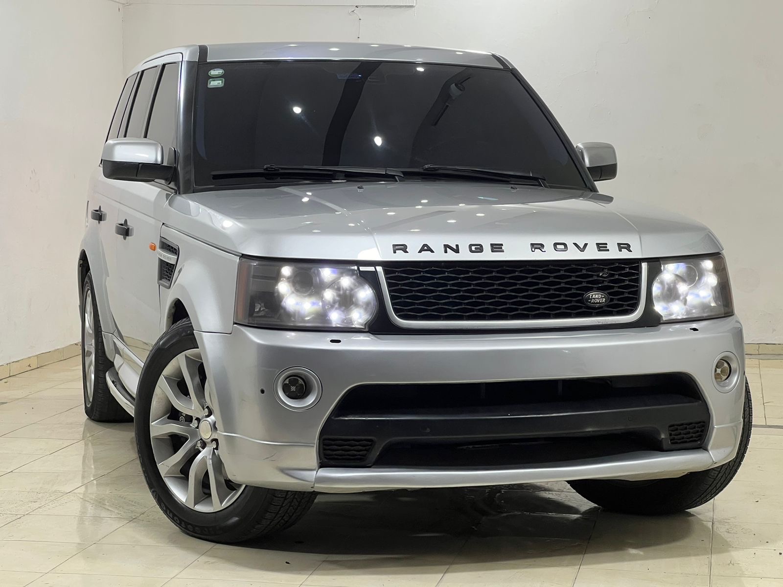 jeepetas y camionetas - RANGE ROVER SPORT AÑO 2016 KIT 2012 1