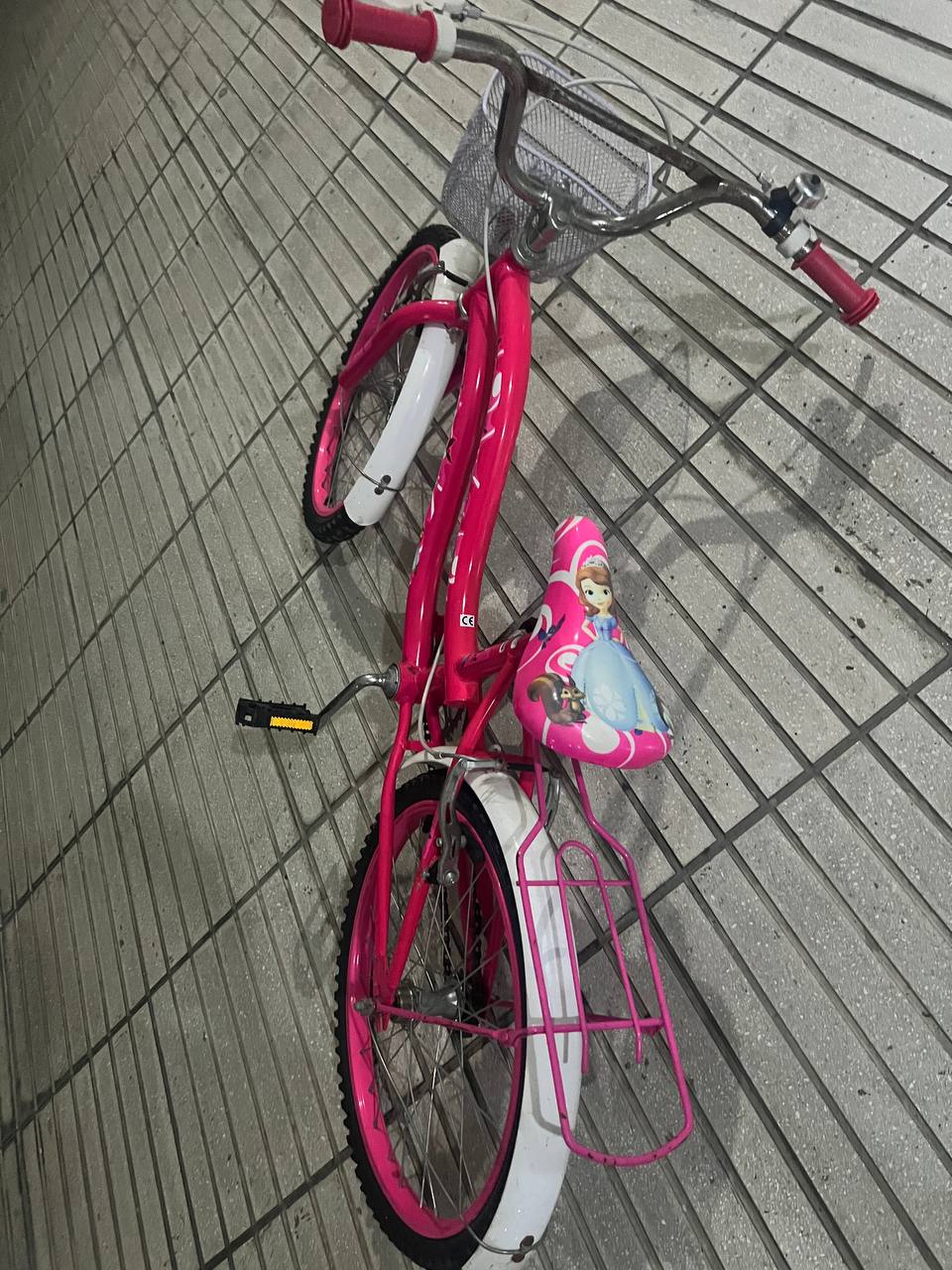 bicicletas y accesorios - Bicicleta rosa para niñas aro 20', usado 4